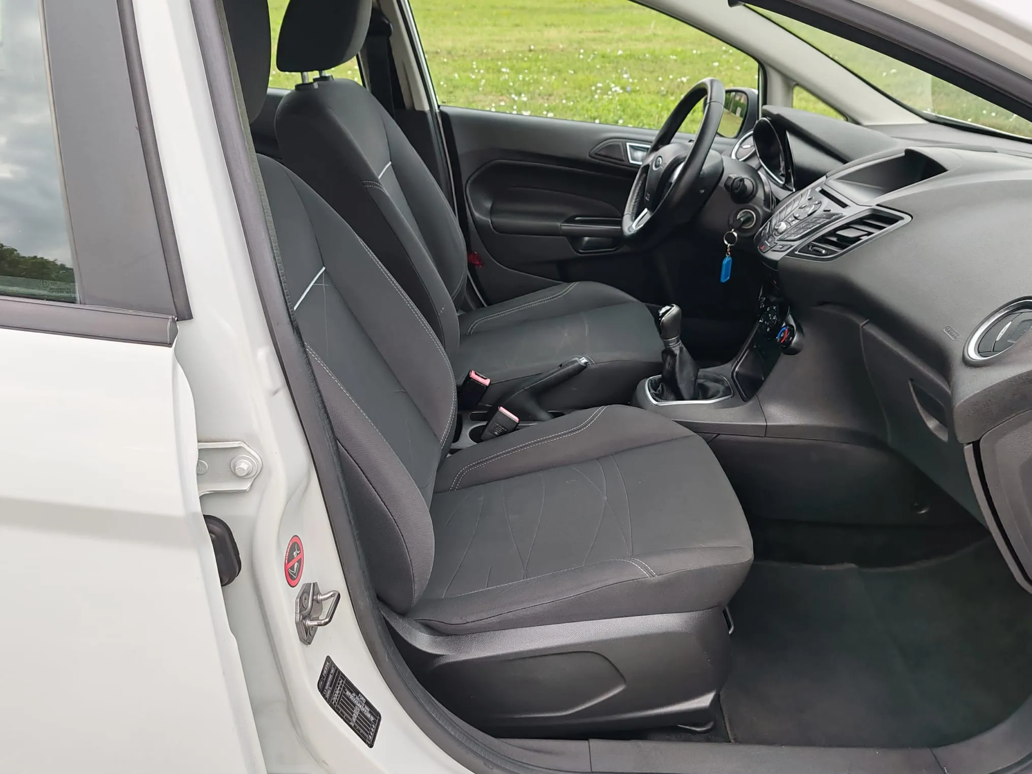 ford fiesta 1,5 tdci , 2015 g, 155tkm ,kartice - slika 11