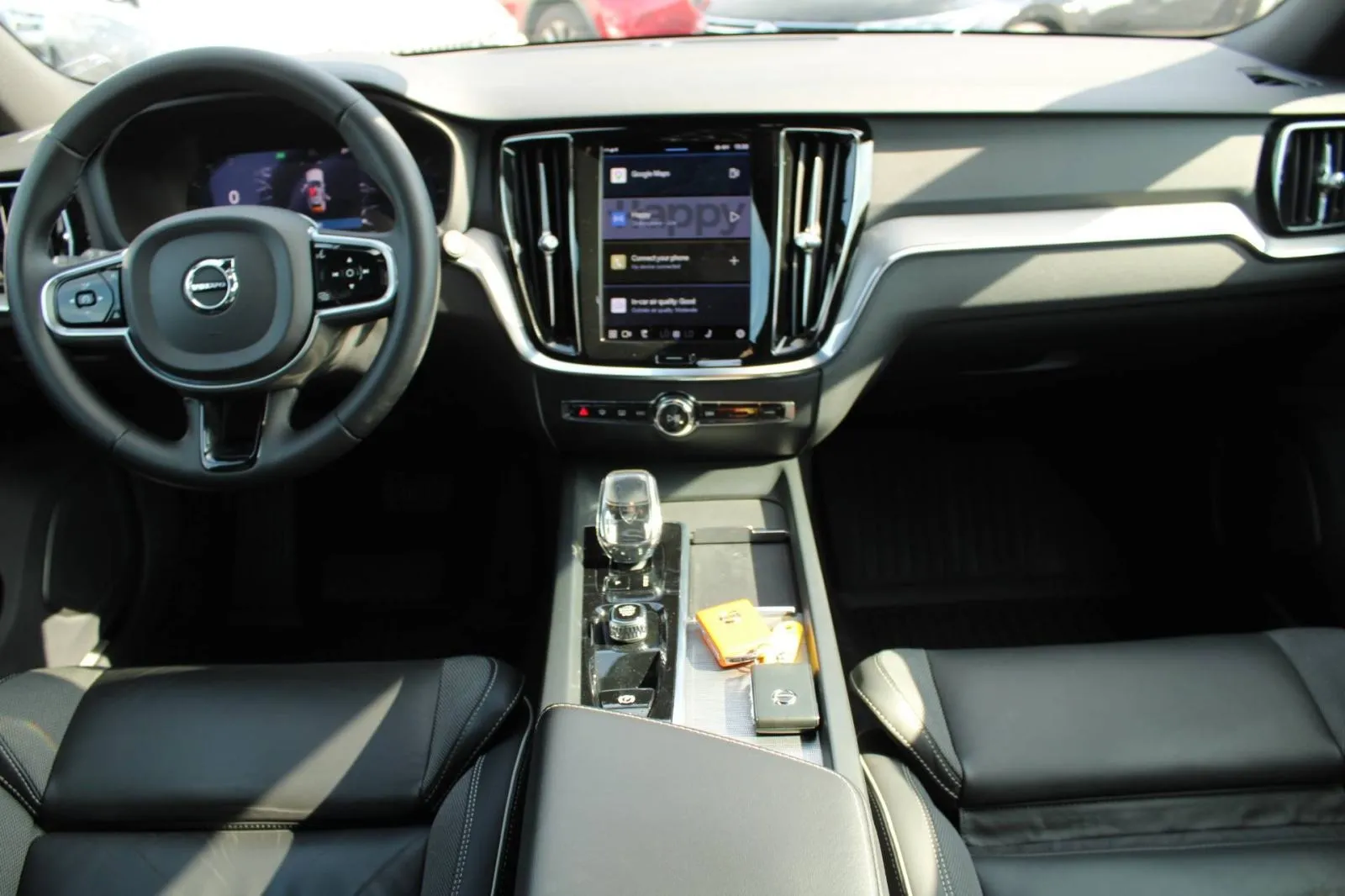 volvo v60 b3 automatik dark plus *led, navigacija, kamera* - slika 13