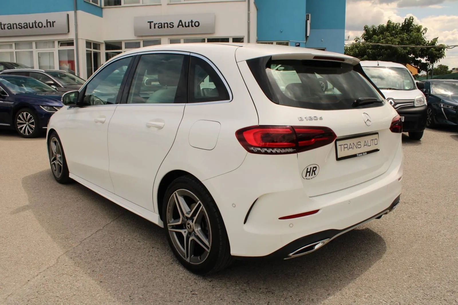 mercedes-benz klasa b 180d amg automatik *led, navigacija, kamera* - slika 6