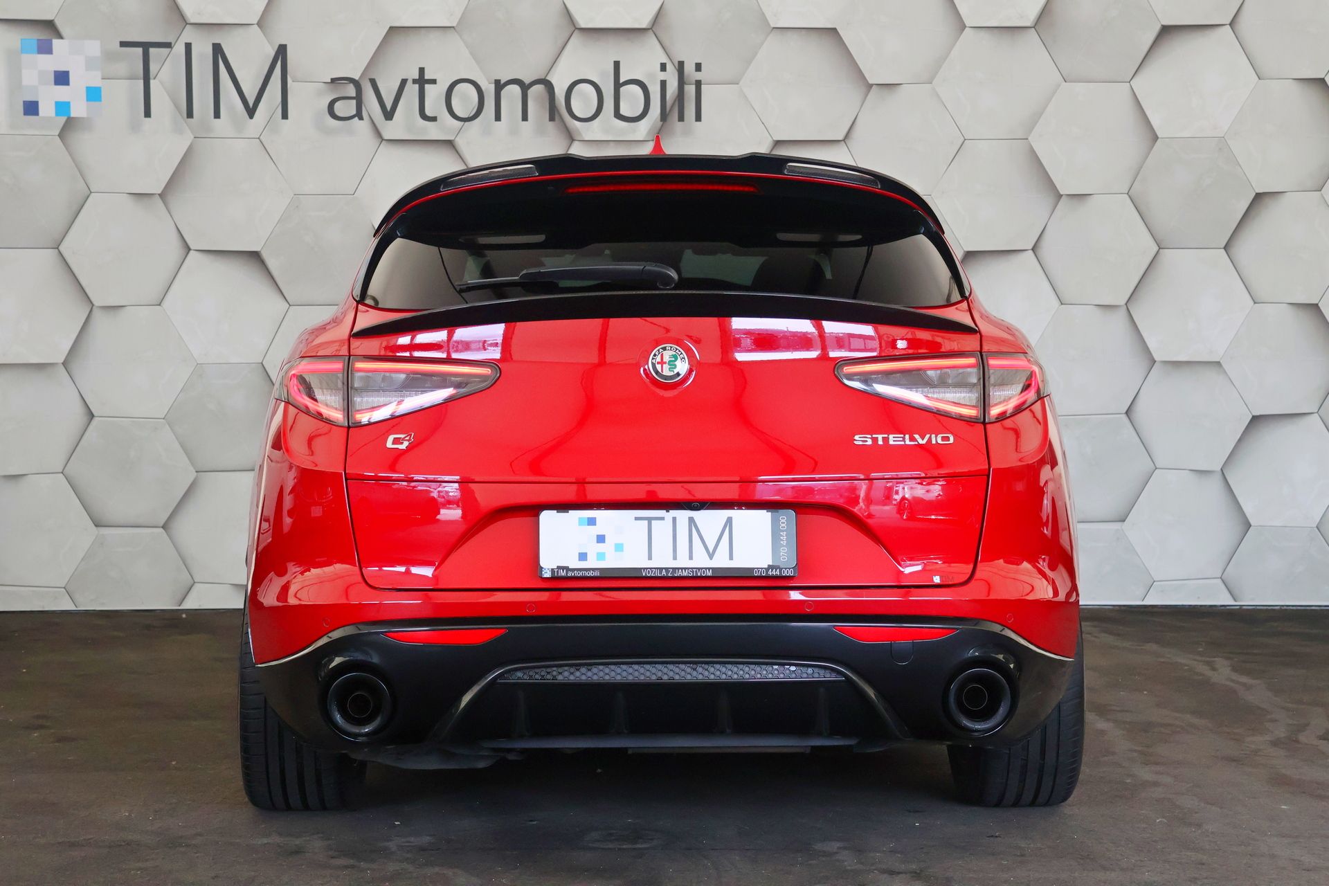 alfa romeo stelvio veloce 2.2 multijet q4 at8 210km matrix cockpit - slika 6