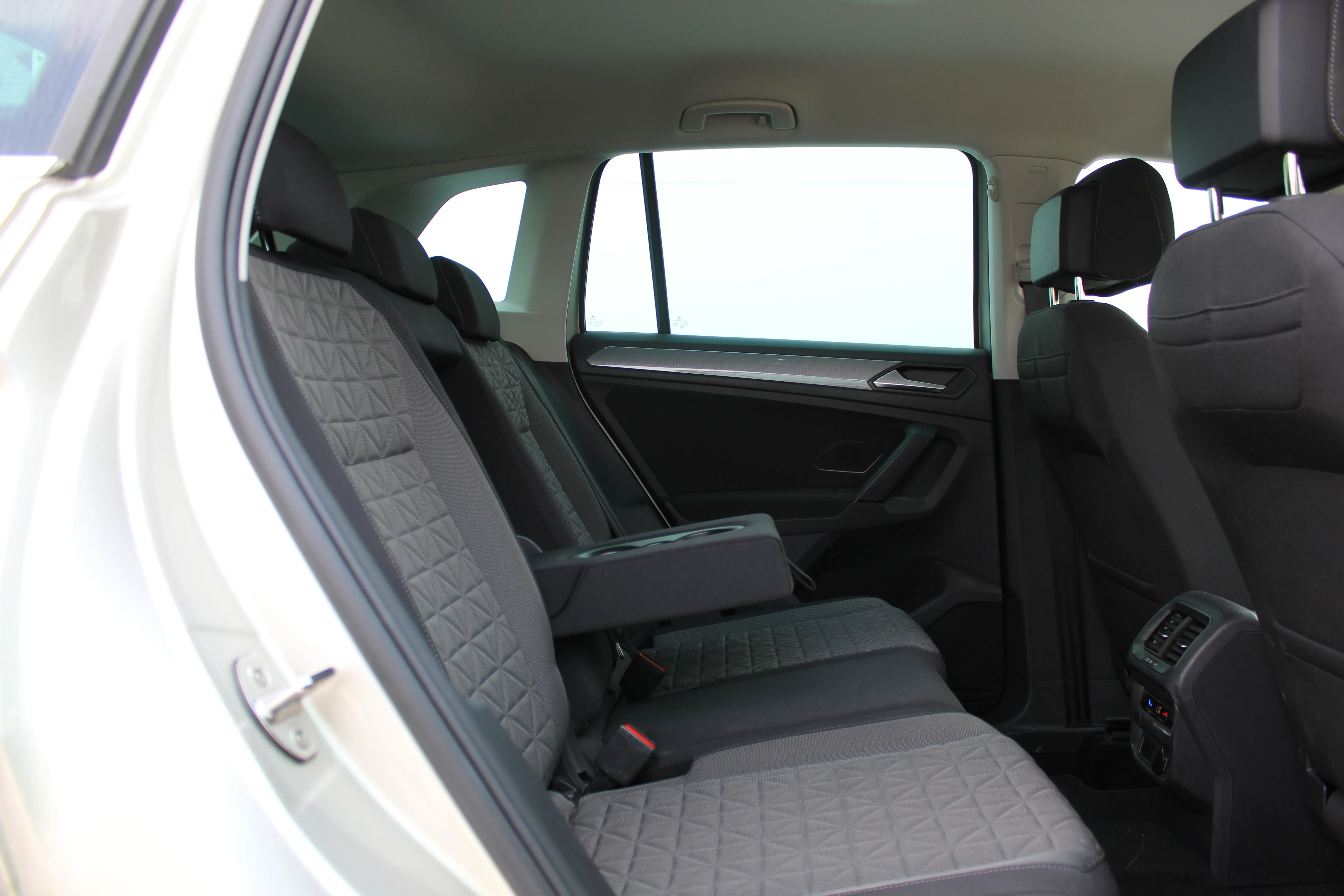 10788 volkswagen tiguan 2.0 tdi dsg life - slika 10