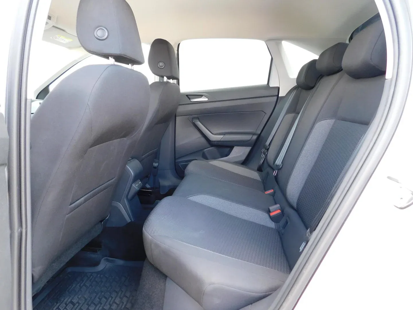 10530 volkswagen taigo 1.0 tsi life - slika 11