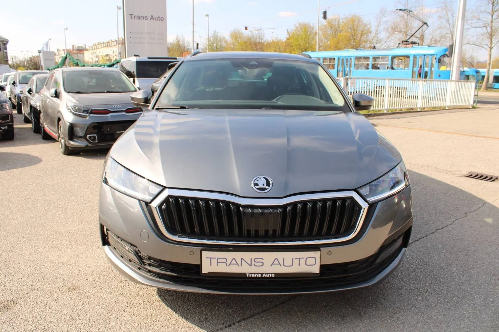 škoda octavia combi 2.0 tdi dsg 150ks *led, navigacija* - slika 2
