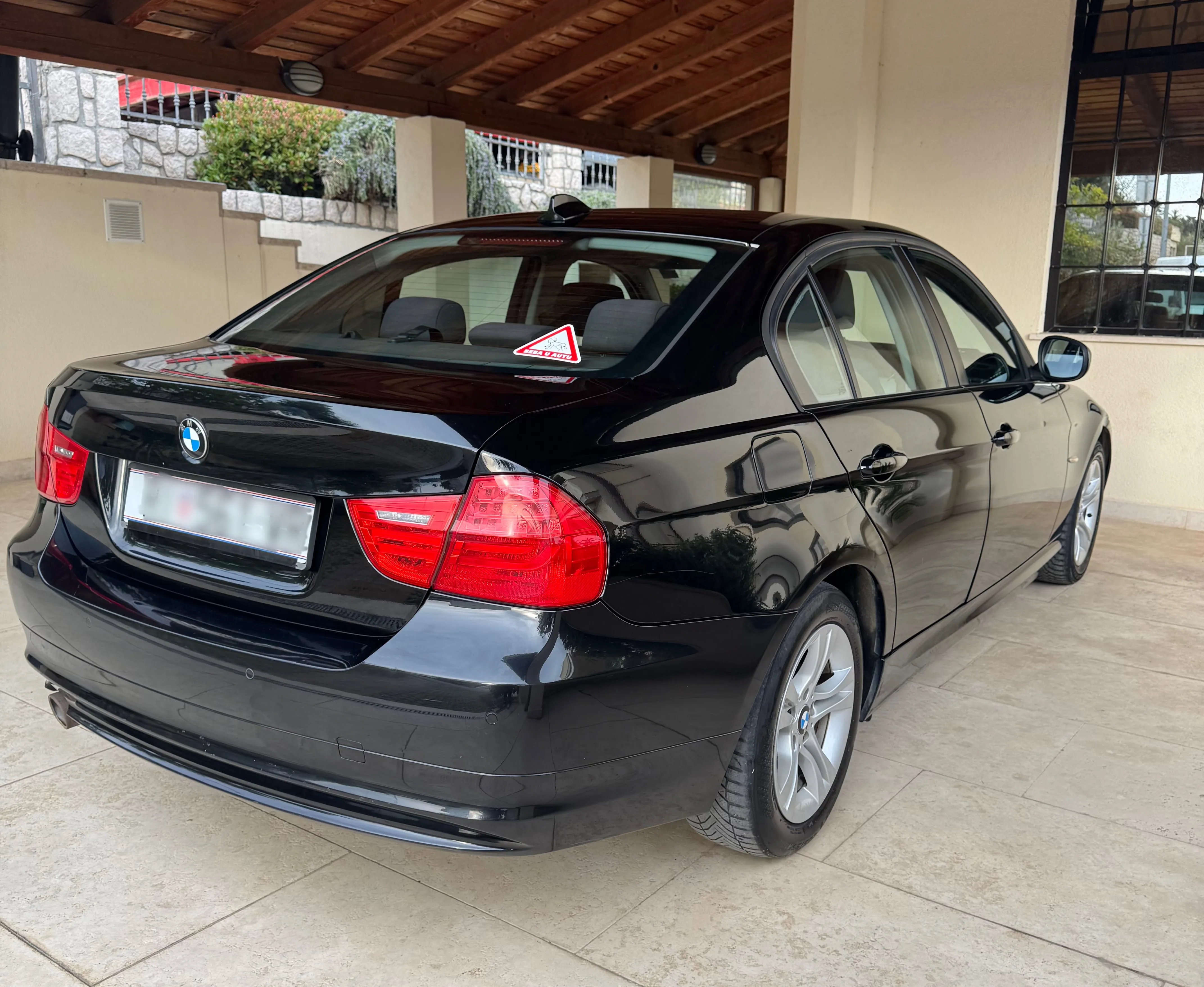 bmw 318d facelift - slika 4