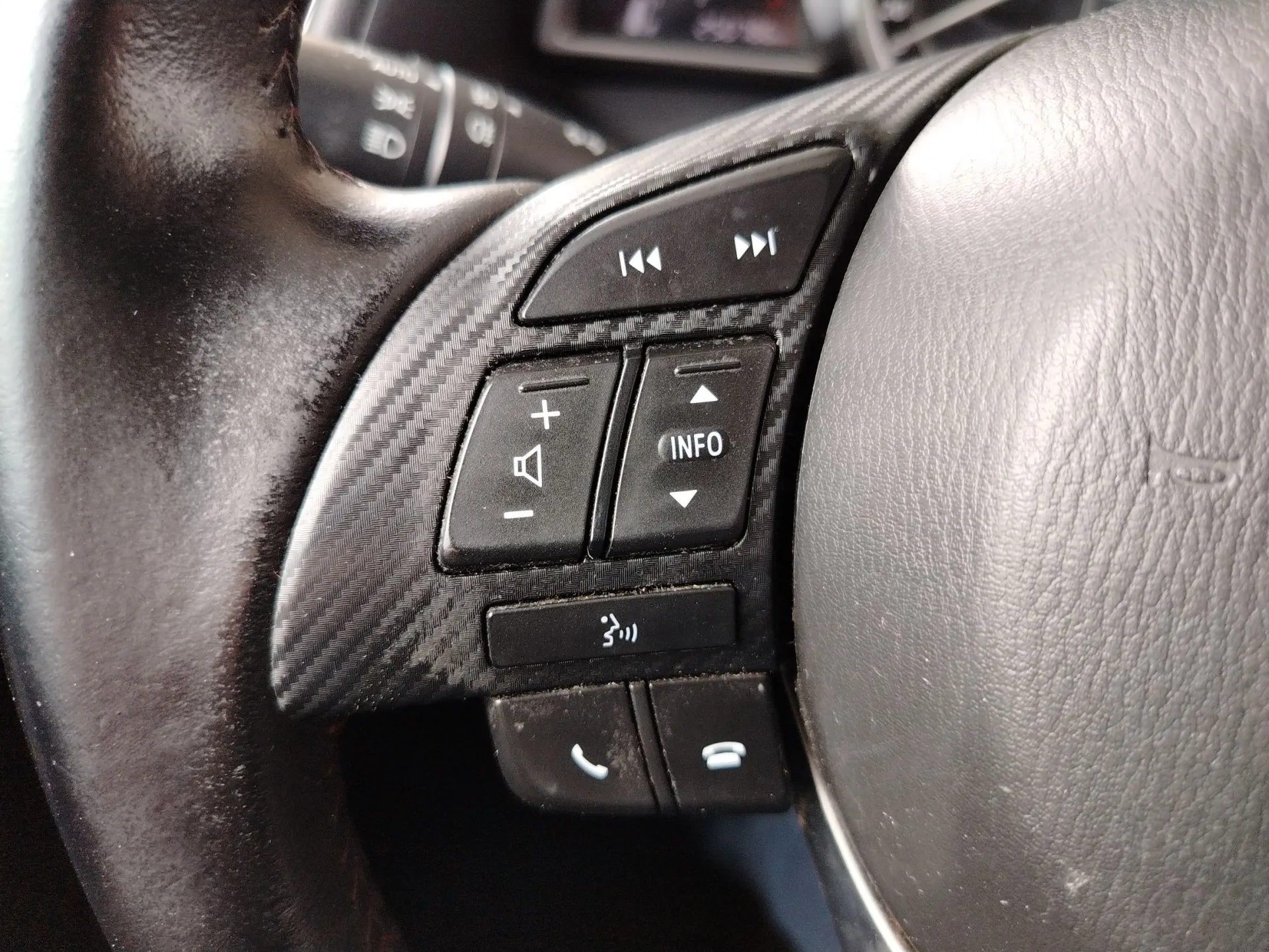mazda 3 2.2 cdti sport at - slika 18