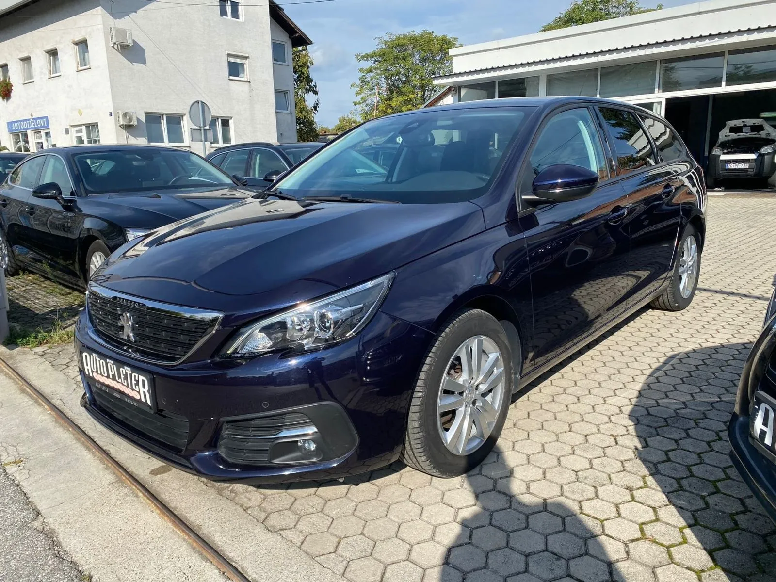 Peugeot 308 SW 1,5 BlueHDi AUTOMATIK, NAVI, TEMPOMAT, 4X GARANCIJA! - Martinovka