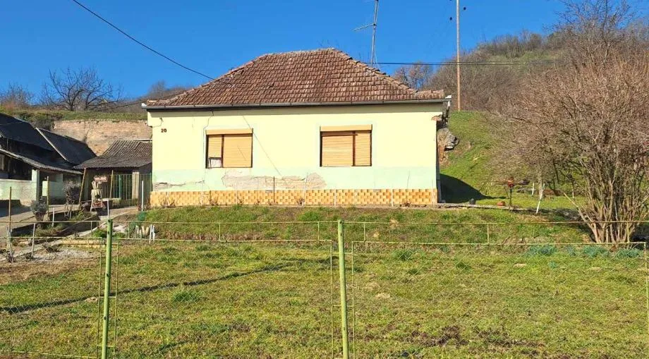 kuća: baranja, batina, 120m2, na velikoj parceli površine 5700m2 - slika 2
