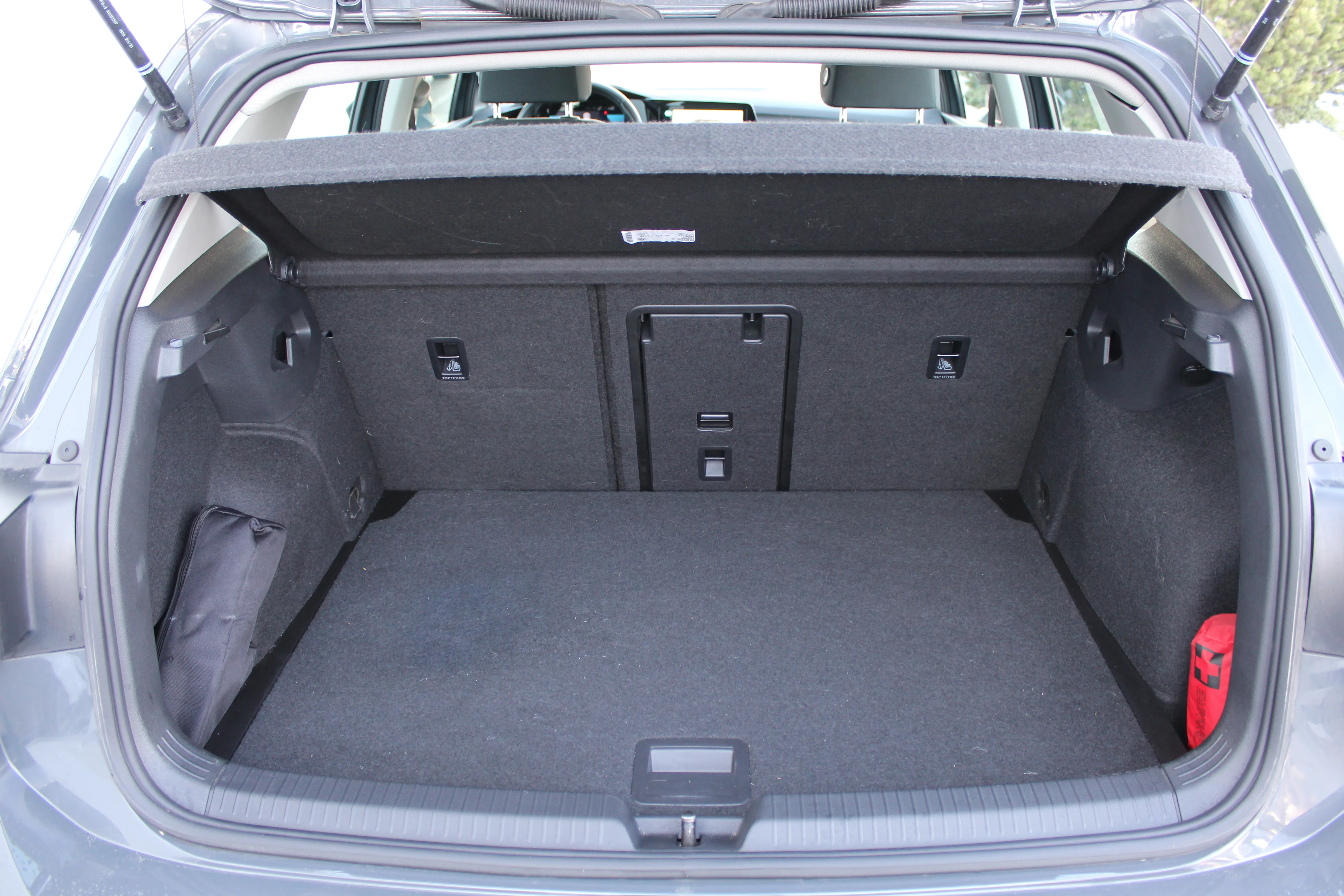 13095 volkswagen golf 2.0 tdi life - slika 15