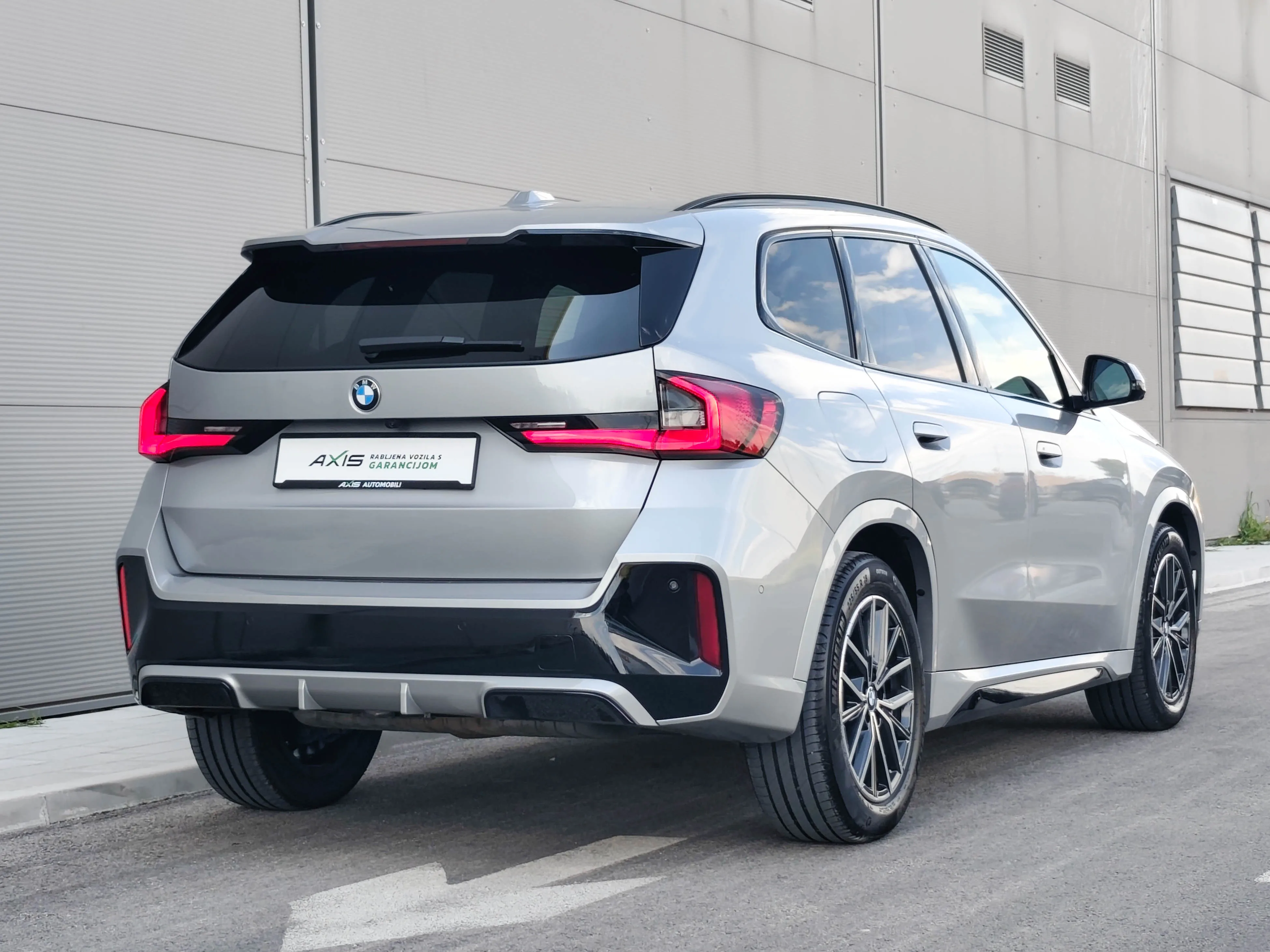 bmw x1 xdrive23i m paket |head up |kuka |18''alu |driving assist pro - slika 10