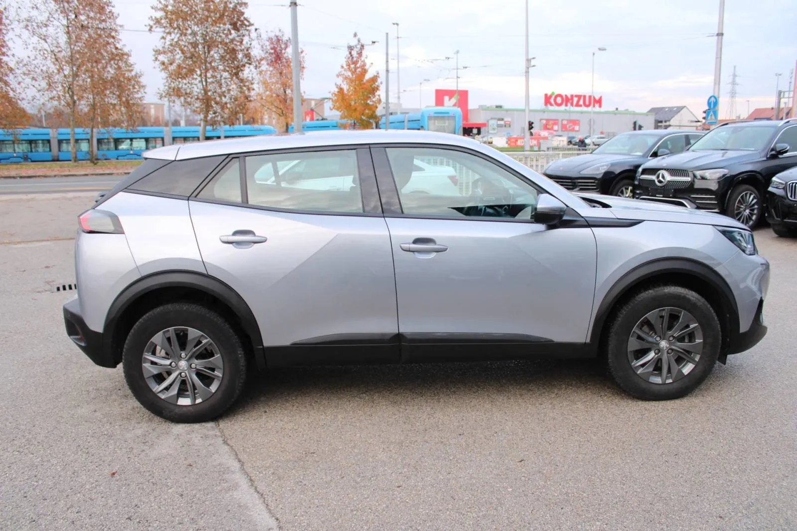 peugeot 2008 1.2 puretech automatik *led, navigacija* - slika 4
