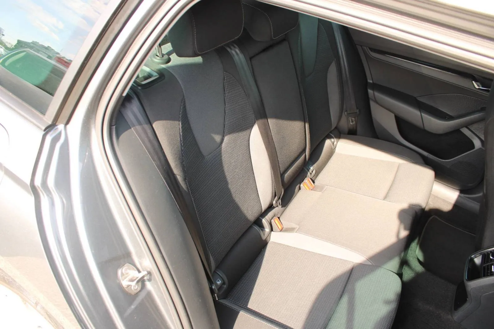škoda octavia combi 2.0 tdi dsg 150ks *led, navigacija* - slika 16