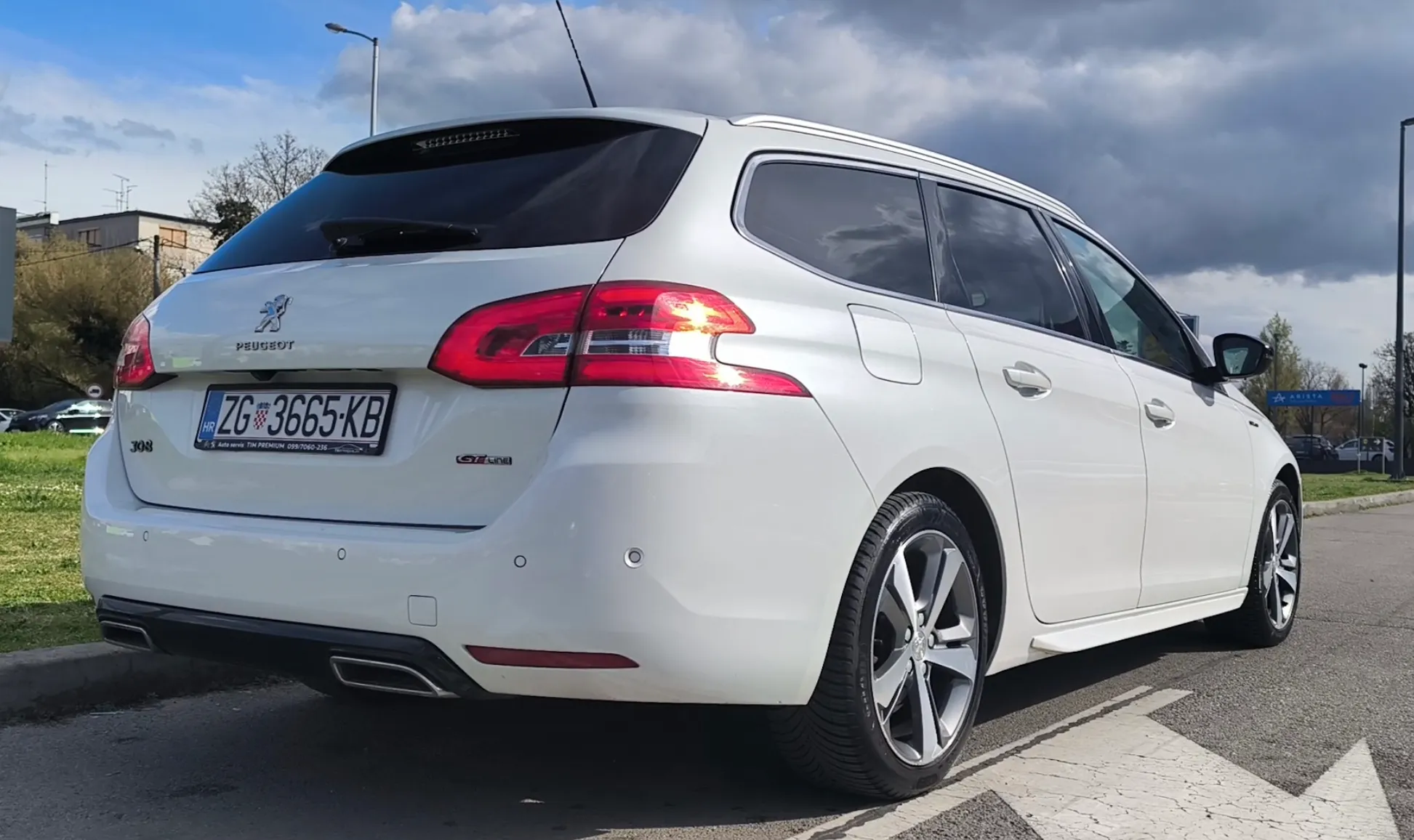 peugeot 308 sw 1,5 hdi, gt line,panorama, veliki servis, ekstra stanje - slika 13