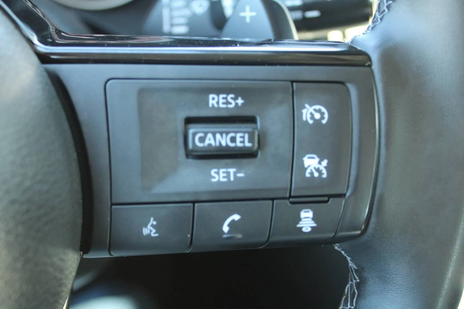 nissan qashqai 1.3 mhev automatik *led, kamera* - slika 18