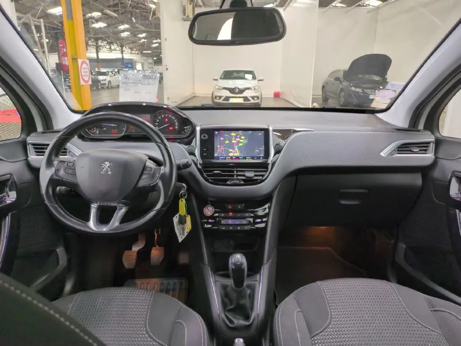 peugeot 208 1,2 puretech allure bussines 4xgarancije - slika 5