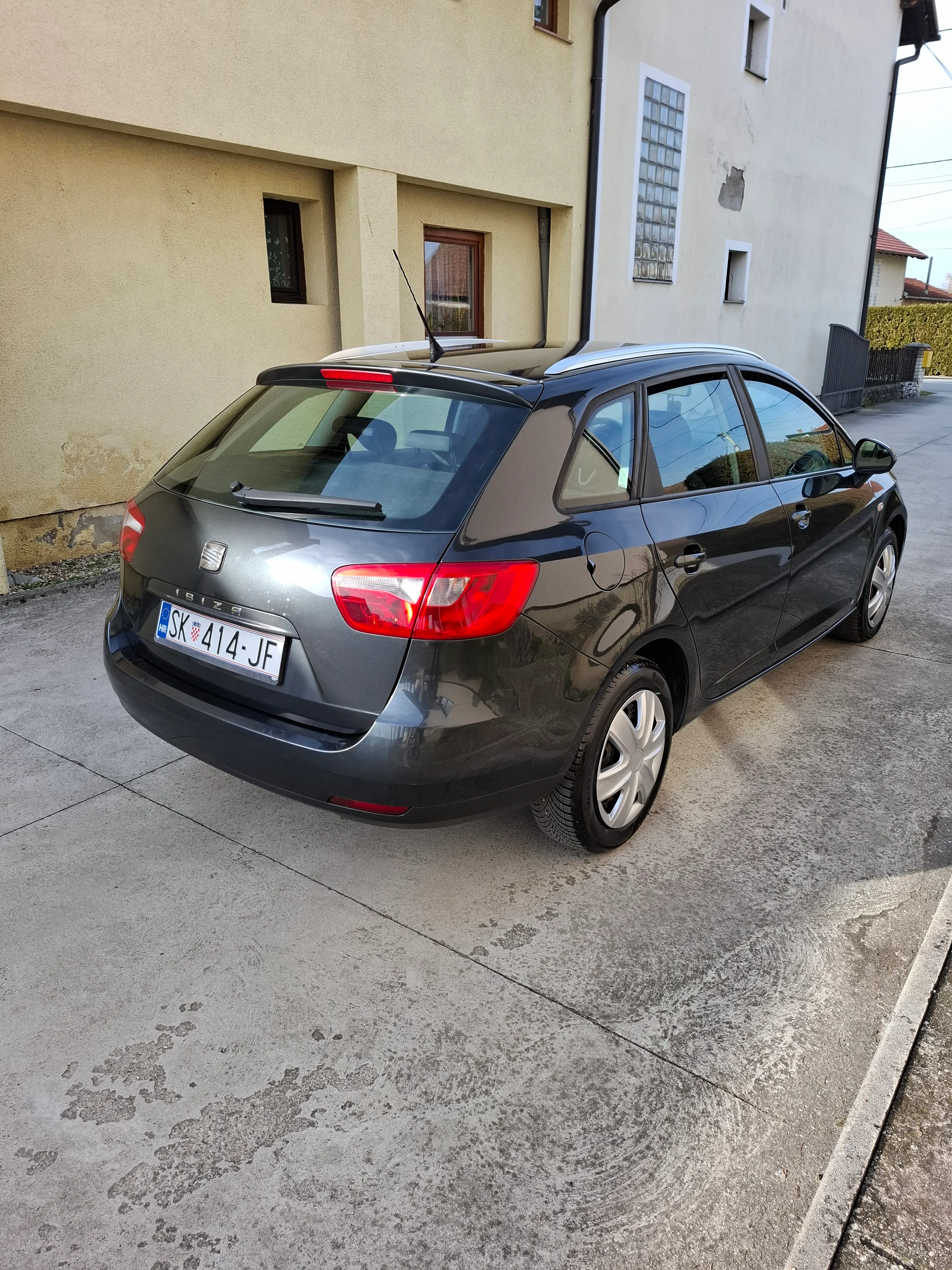 seat ibiza 2010g.1.2tdi,55kw.200000km - slika 4