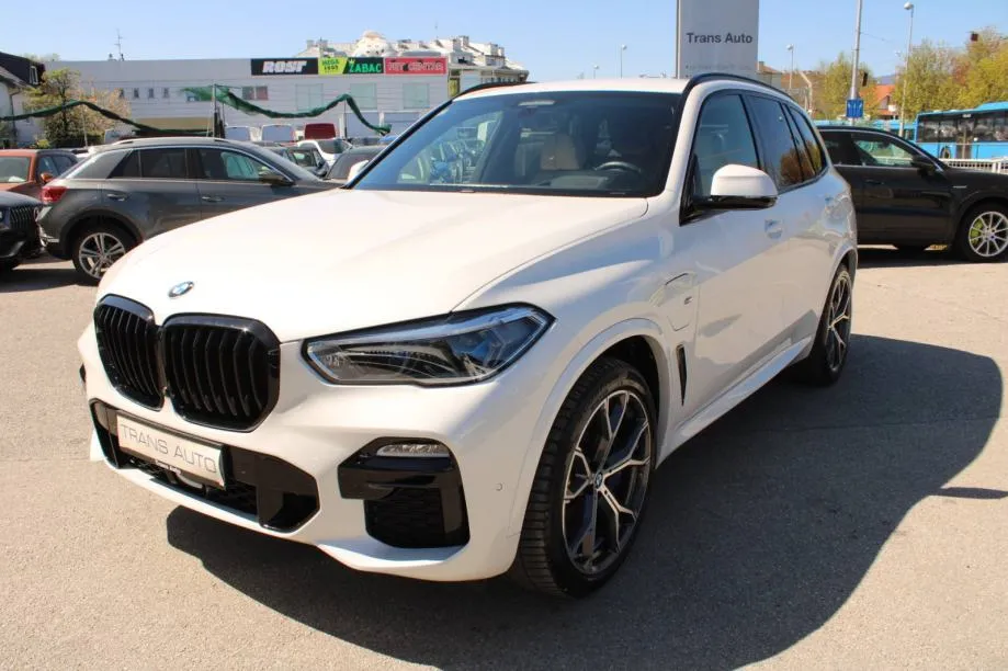 BMW X5 xDrive 45e M-paket *LED, NAVIGACIJA, KAMERA* - Zagreb