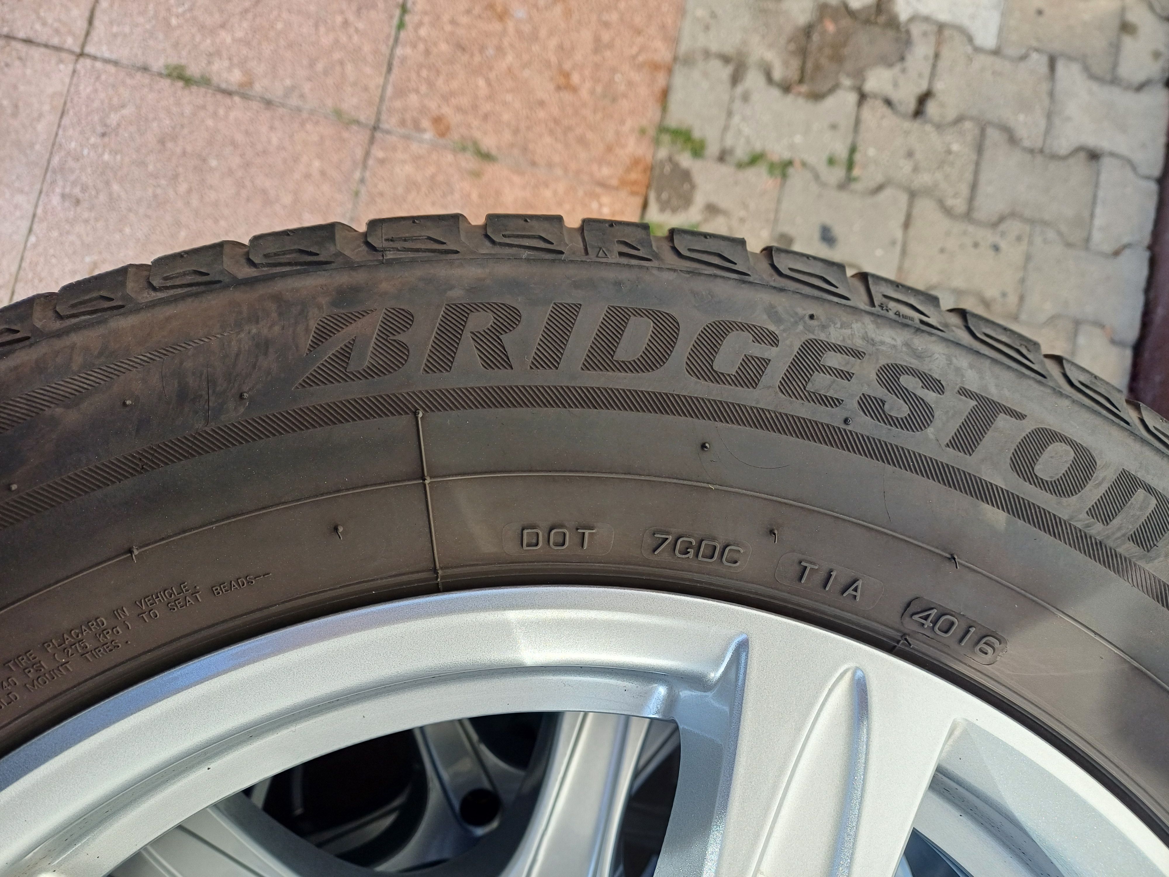 gume 235/60/18 bridgeston zimske za suv vozila - slika 4