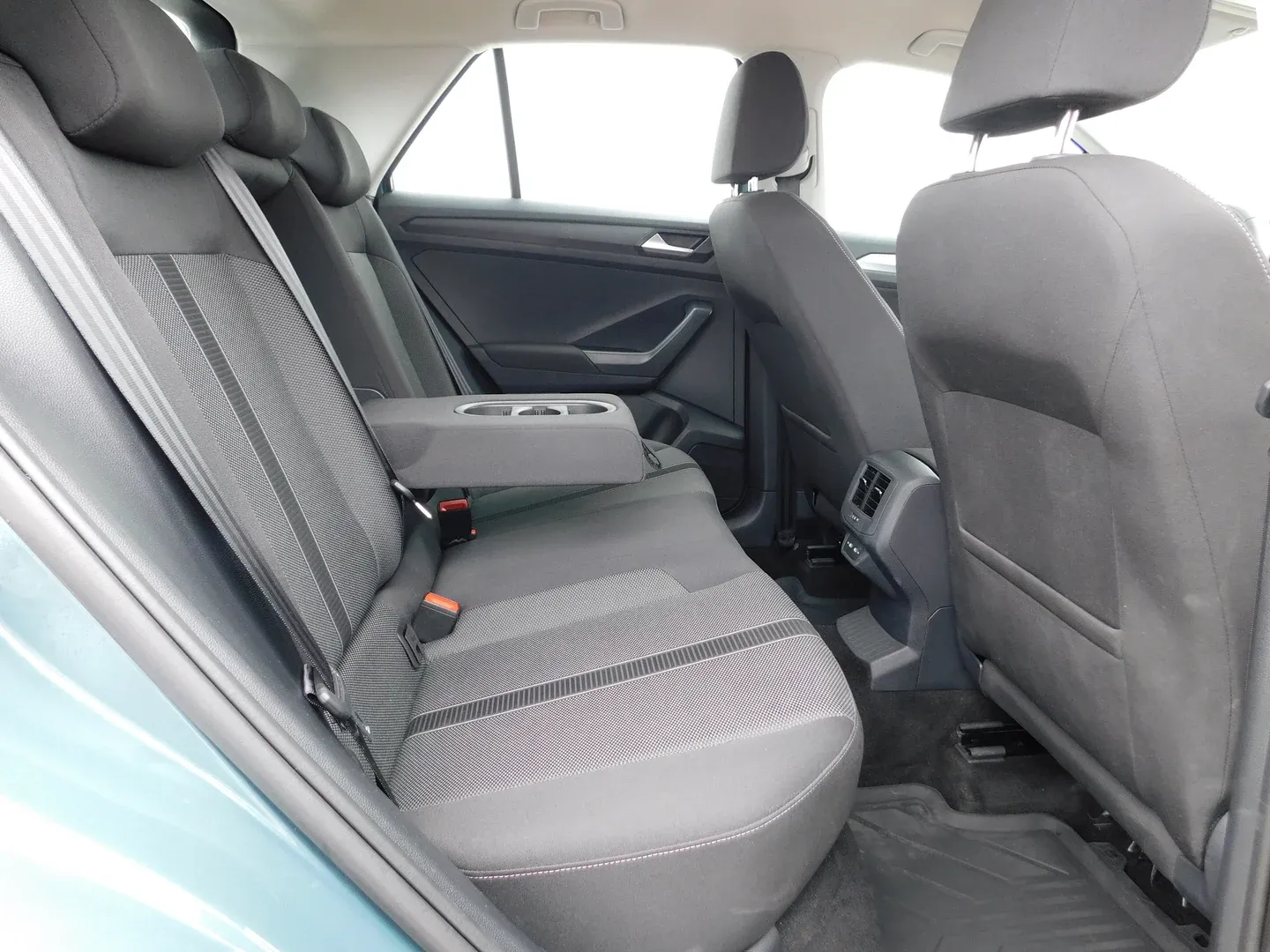 10422 volkswagen t-roc 1.0 tsi life - slika 13