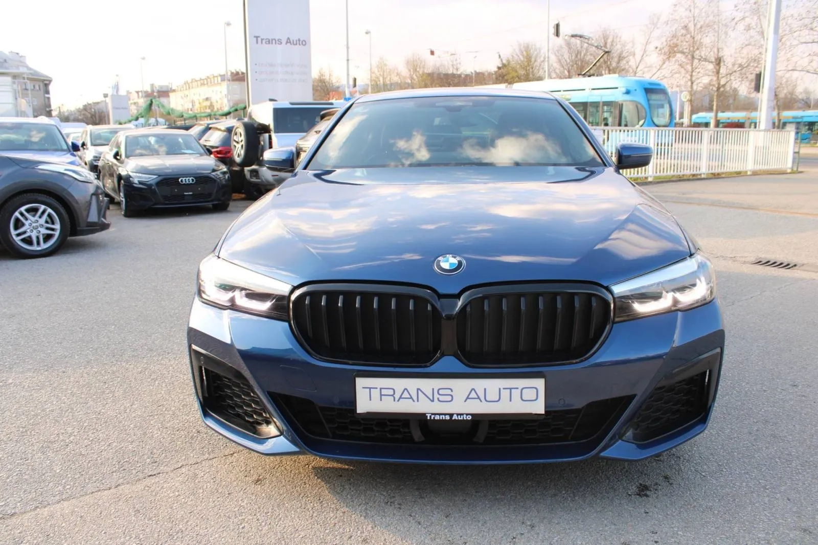 bmw serija 5 530 xdrive m-paket *led, navigacija, kamera* - slika 2