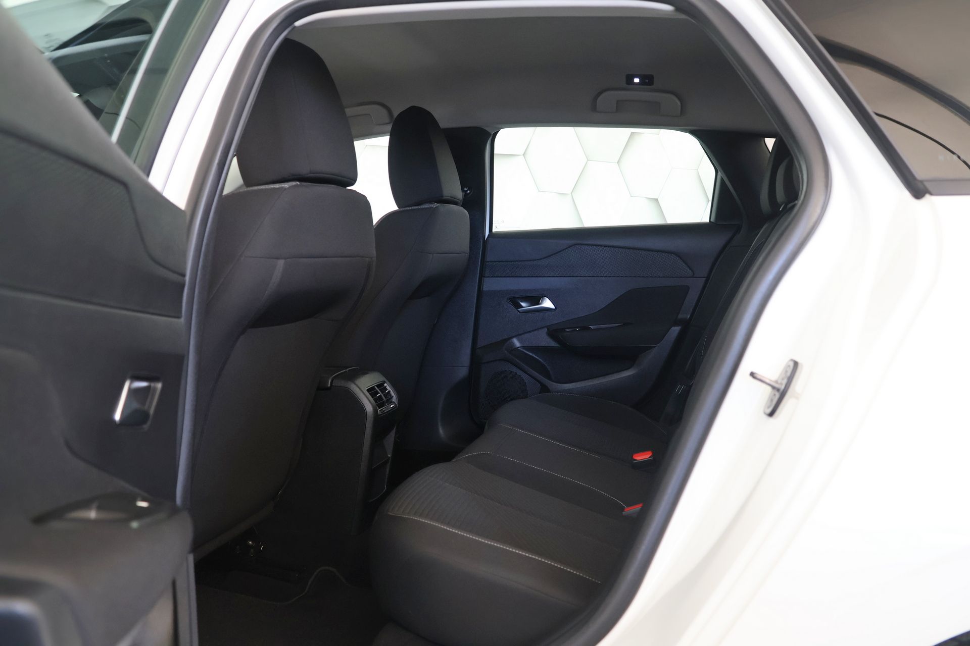 peugeot 308 sw 1.5bluehdi at8 130km full led virtual cockpit - slika 10