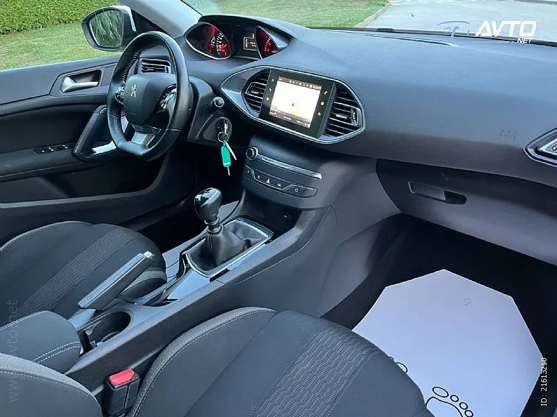 peugeot 308 1.2 puretech-1 vl.-alu-navi-led-odlicn... - slika 11