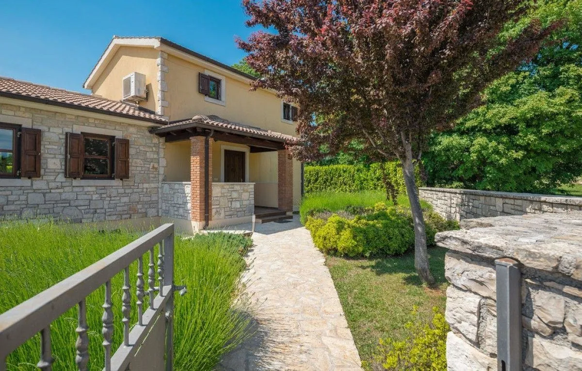 poreč okolica -rustikalna vila na prodaji sa bazenom (prodaja) - slika 2