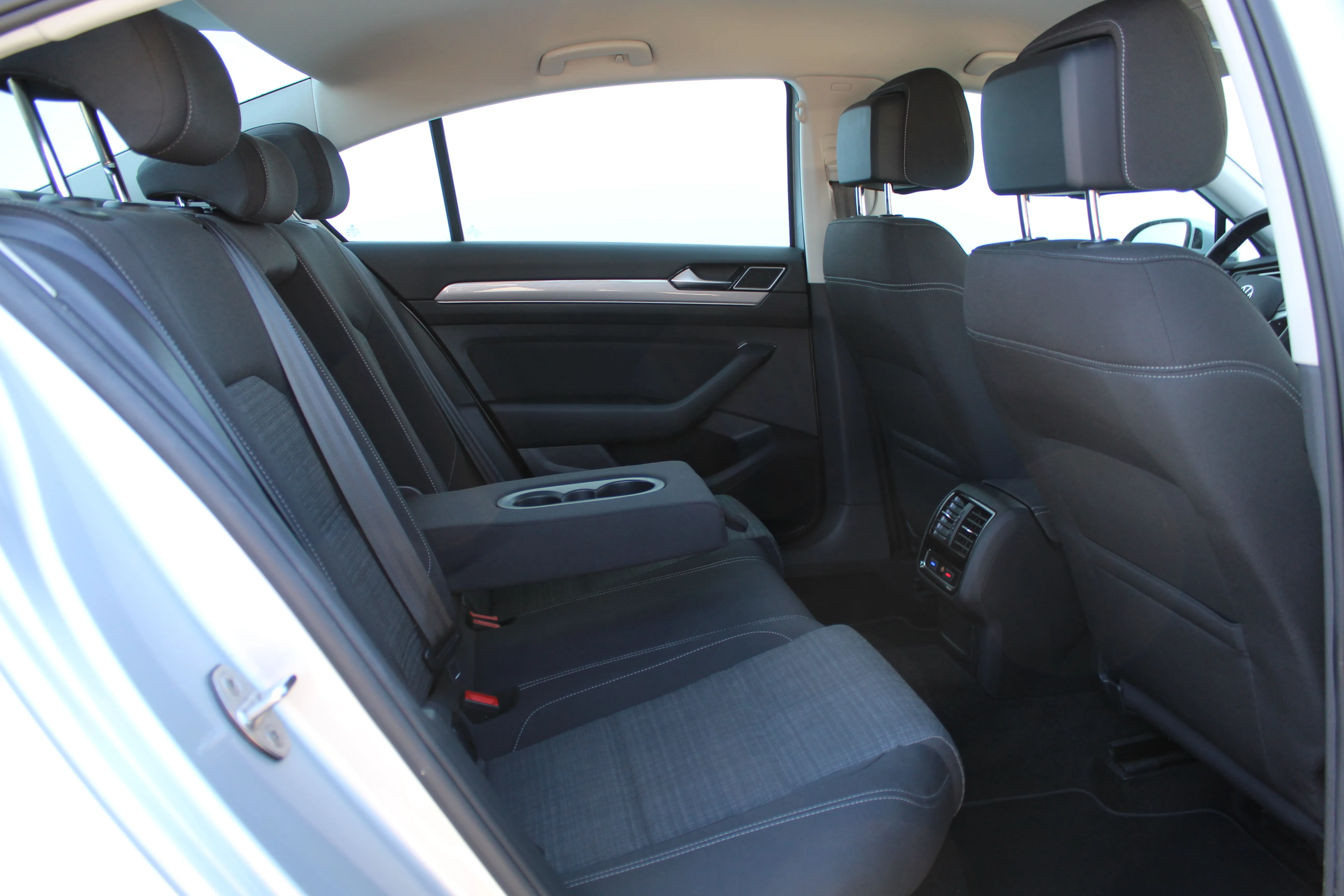 13201 volkswagen passat 2.0 tdi dsg business - slika 13