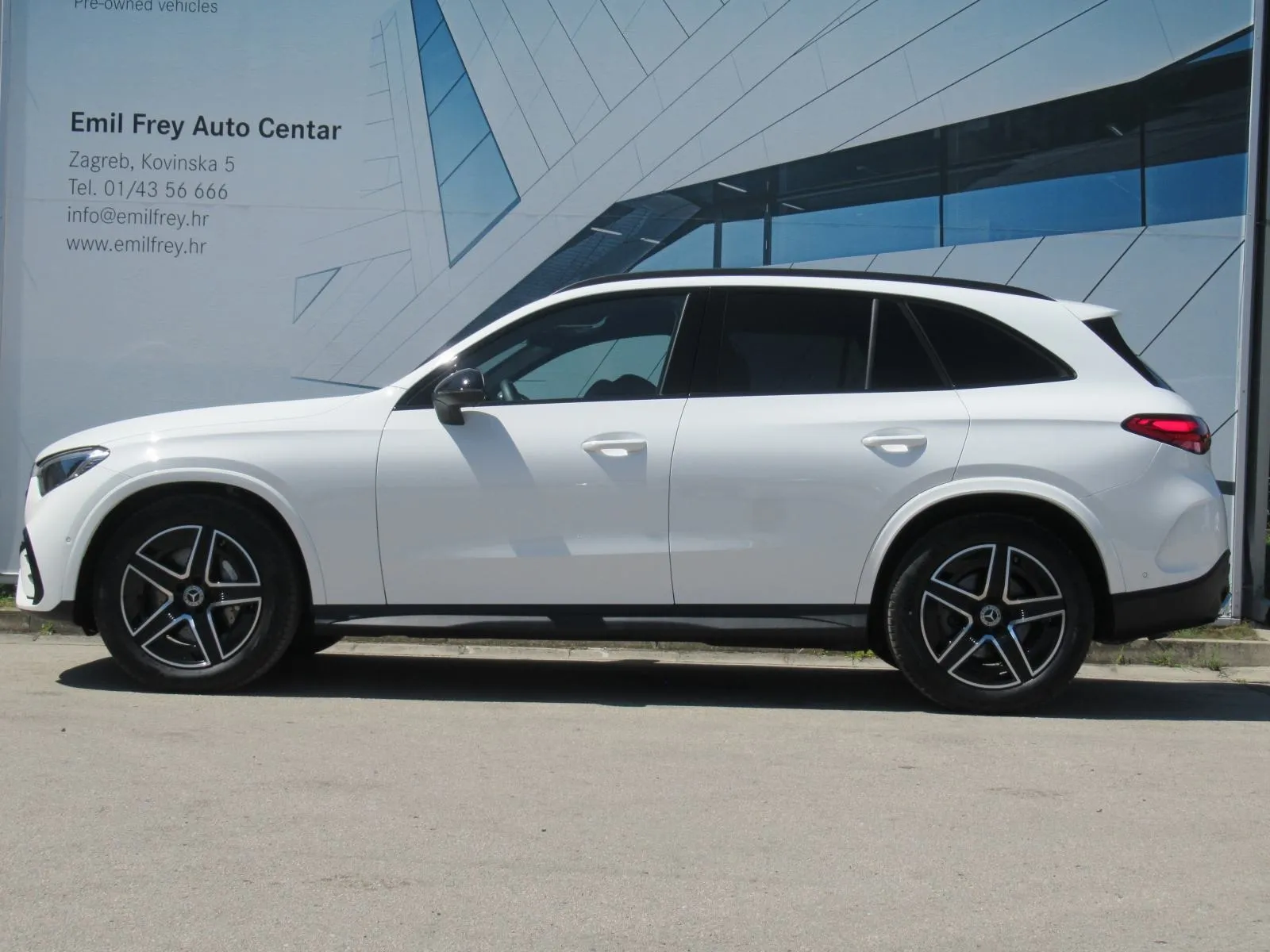 mercedes-benz glc 220 d 4m amg line - slika 2
