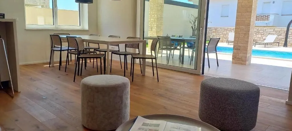 umag-moderna villa sa bazenom samo 900 m od plaže na prodaji (prodaja) - slika 12