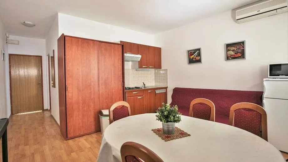 stan: novi vinodolski, 30,47 m2 jednoiposobni apartman, 100 m od mora - slika 2