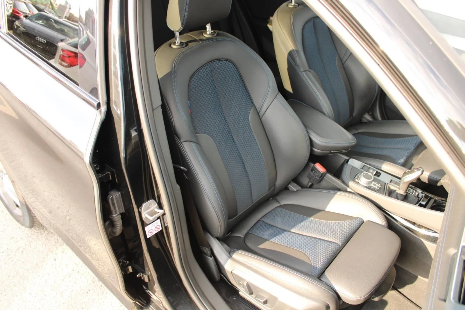 bmw x1 18d automatik ///m paket *led,navigacija,kamera* - slika 21