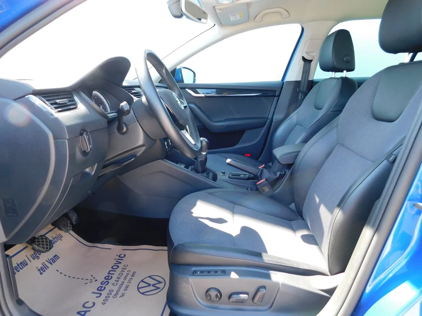 12360 škoda octavia combi style 1.6 tdi - slika 8