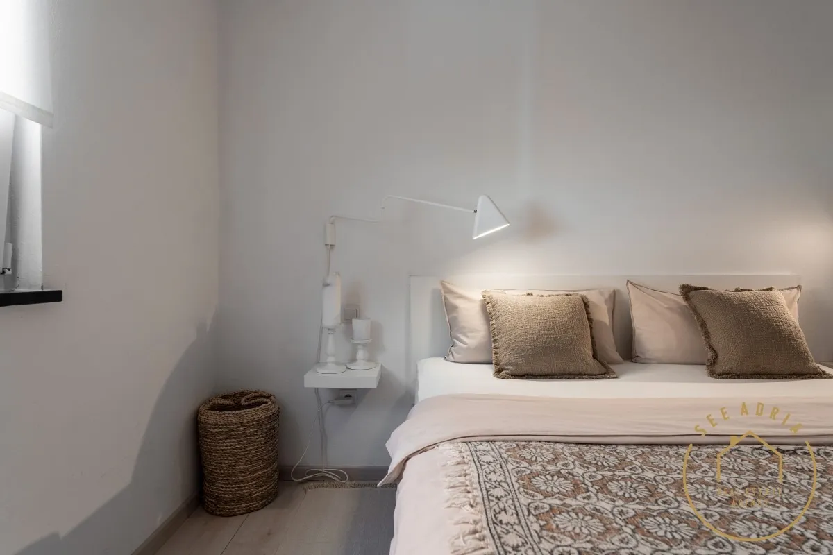 kuća sa apartmanima na odličnoj lokaciji - slika 22