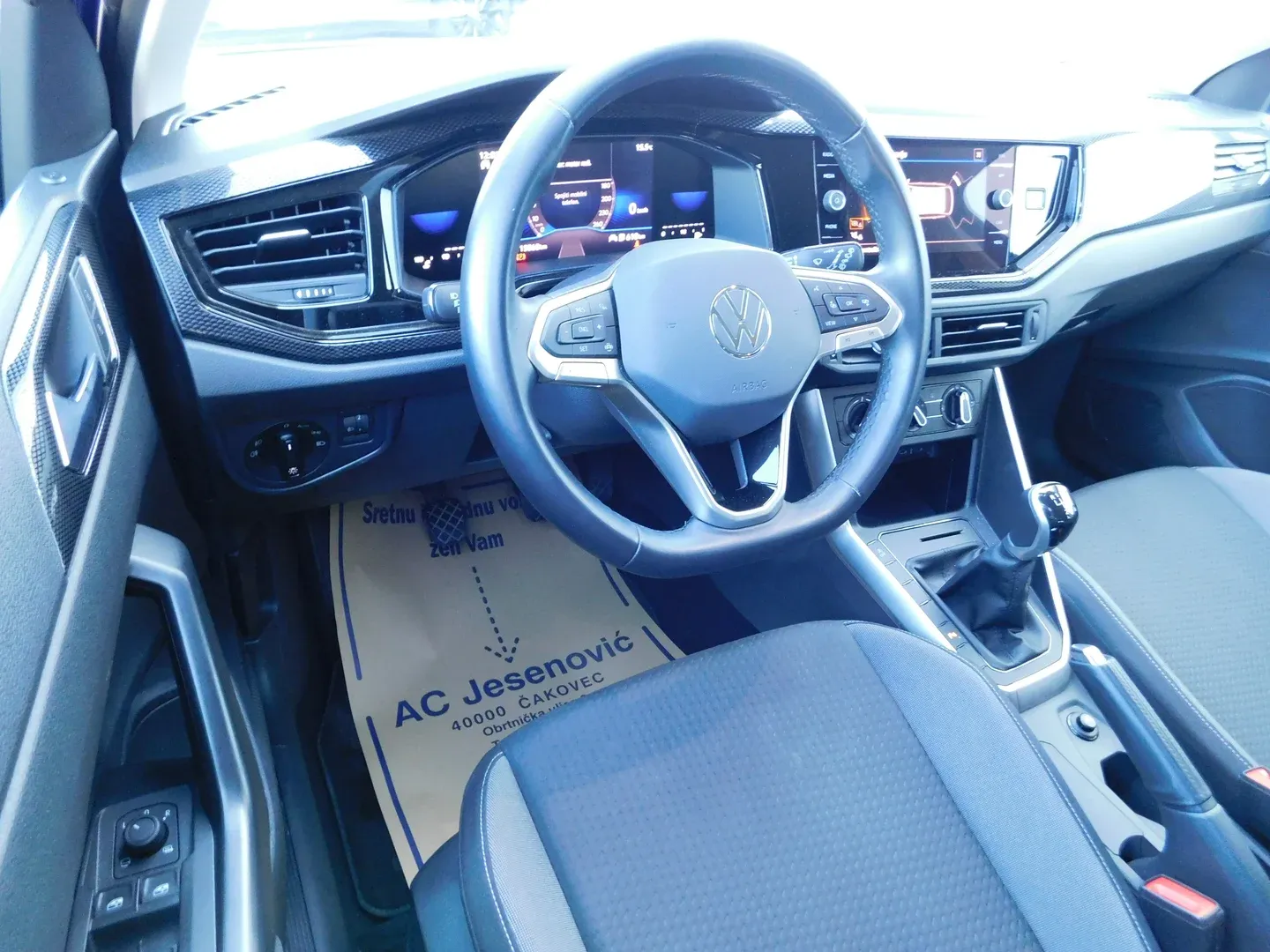 10764 volkswagen taigo 1.0 tsi life - slika 9