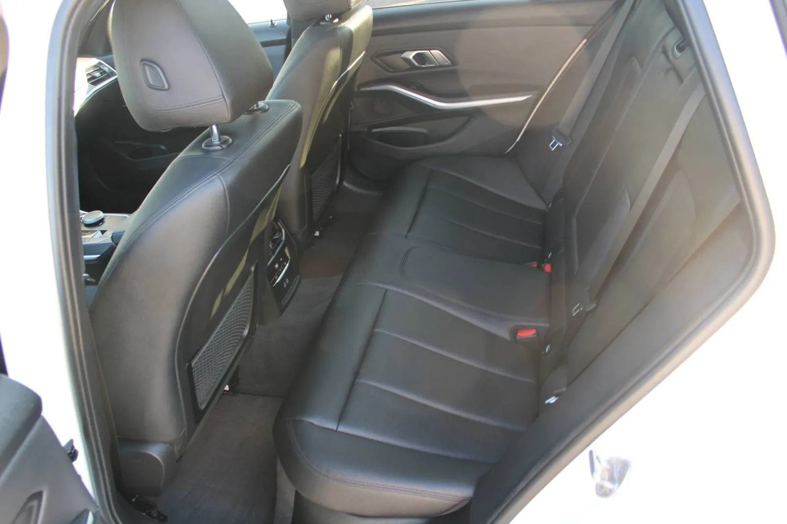 bmw serija 3 330e touring *led, panorama, navigacija* - slika 11
