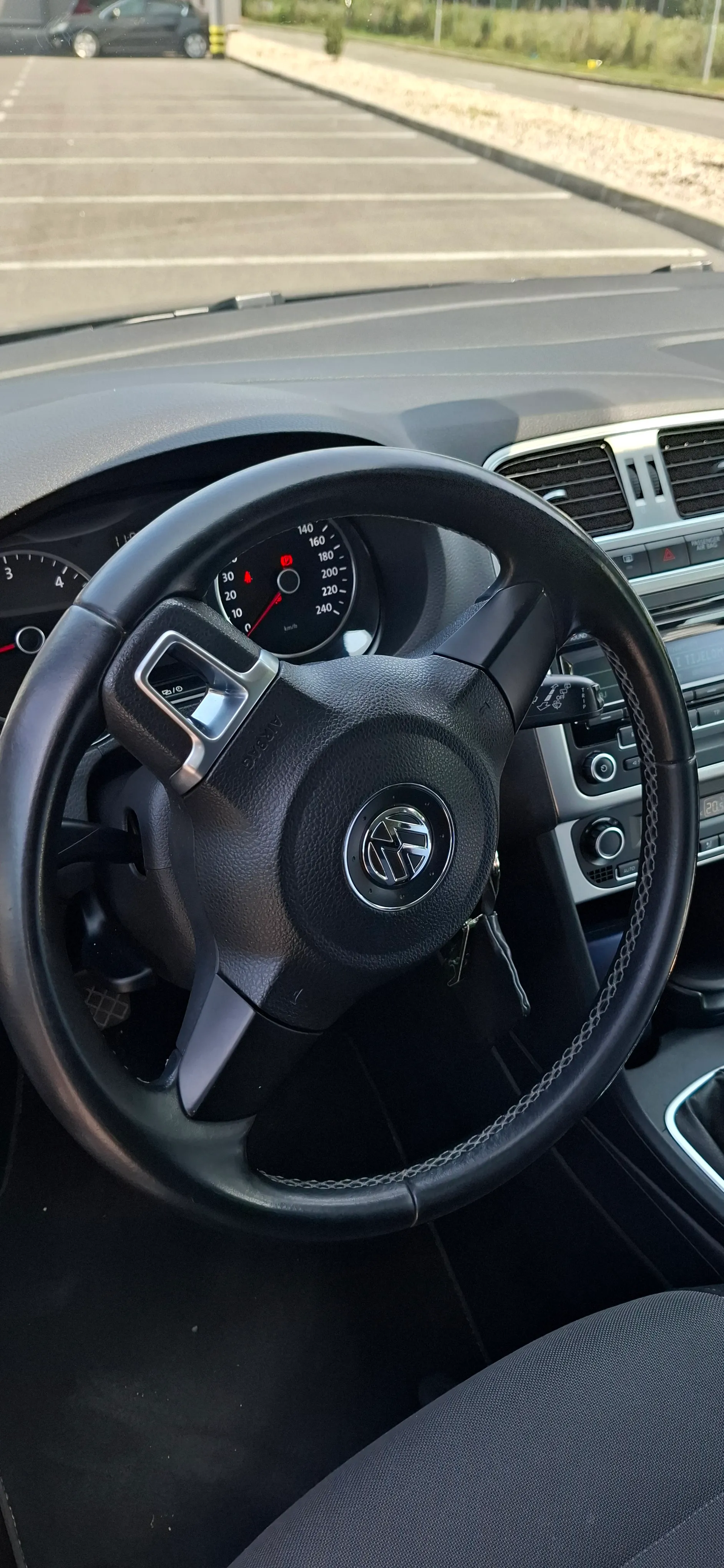 vw polo 1.6tdi 77kw/105ps 2014god. - slika 10
