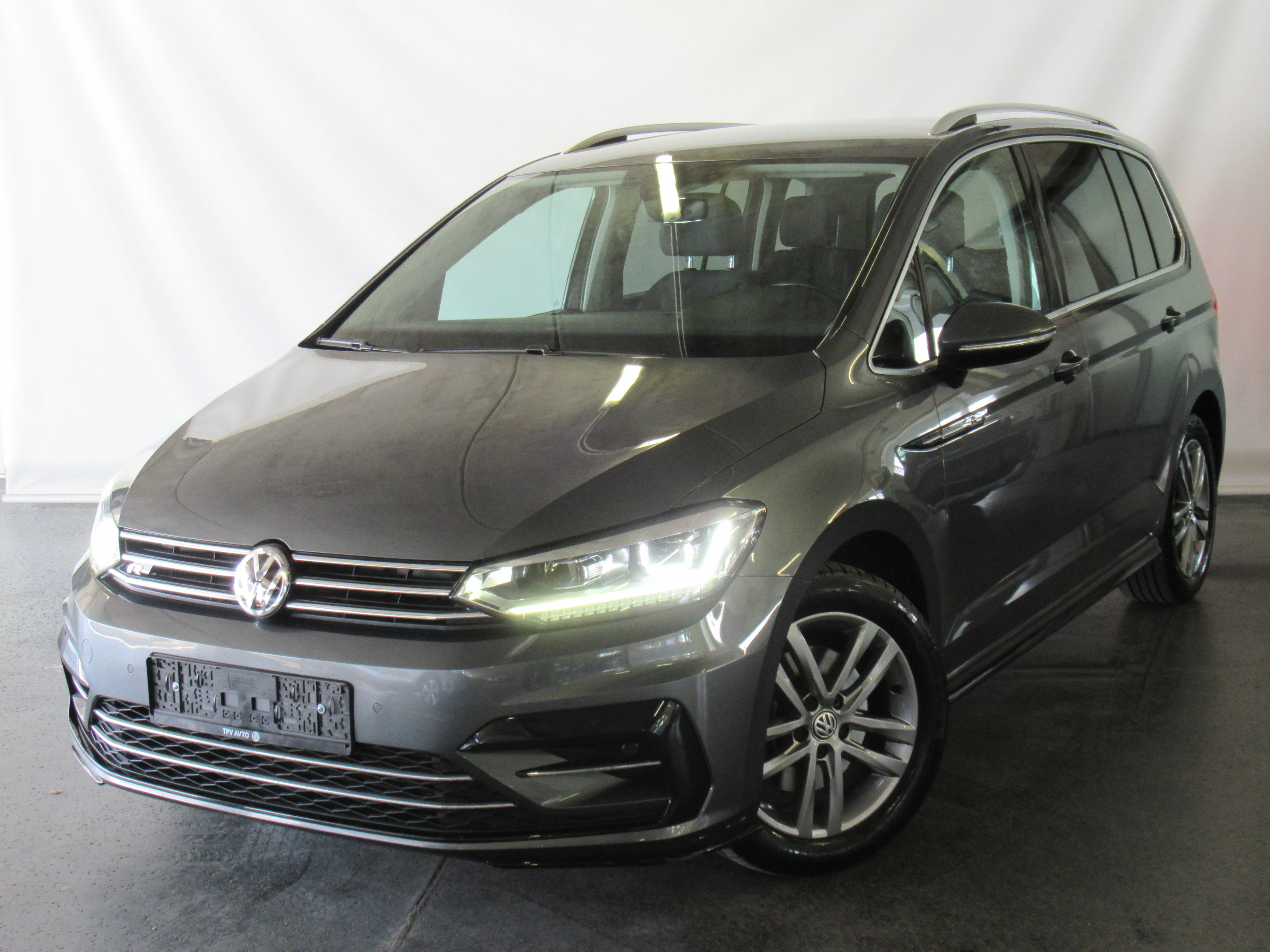 Volkswagen Touran 1.6 Tdi R-Line 1.vlastnik. Full Led. - Novo mesto
