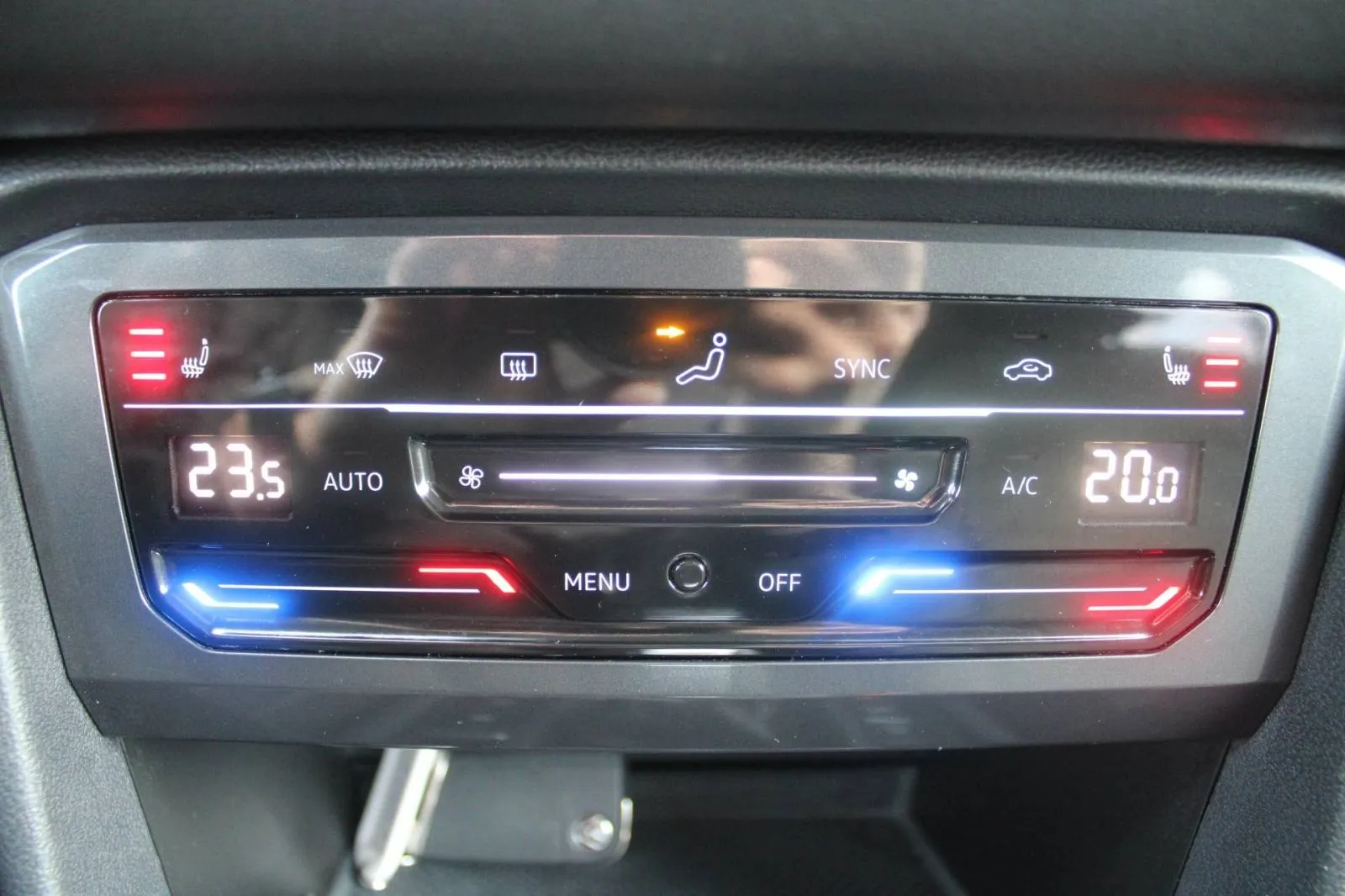 vw tiguan allspace 2.0 tdi dsg 7 sjedala *led, navigacija, kamera* - slika 25