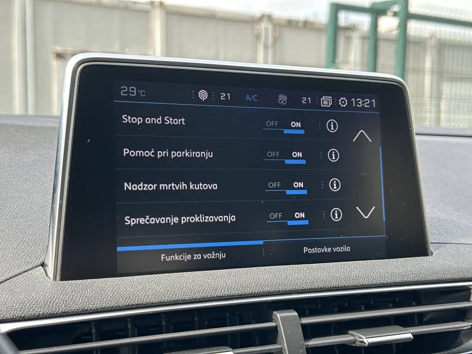 peugeot 3008 1,2 130 ks allure business* veliki servis* jamstvo 24 mj. - slika 23