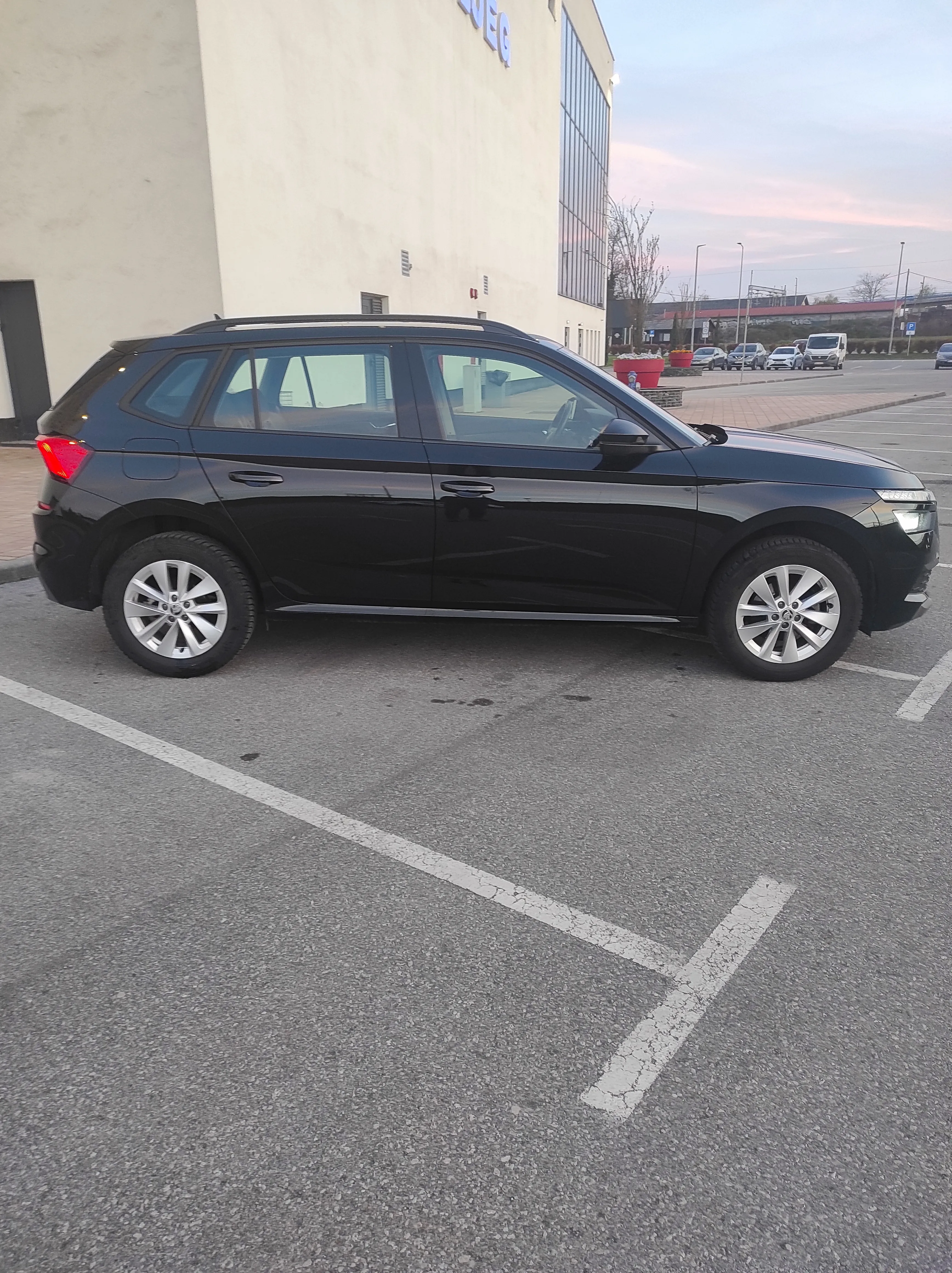 škoda kamiq 1.0 tsi - slika 7