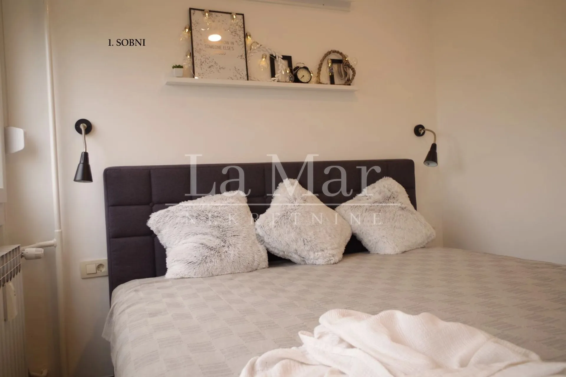 zapruđe-56m2 ( 2 zasebne jedinice) , 8.kat - slika 12