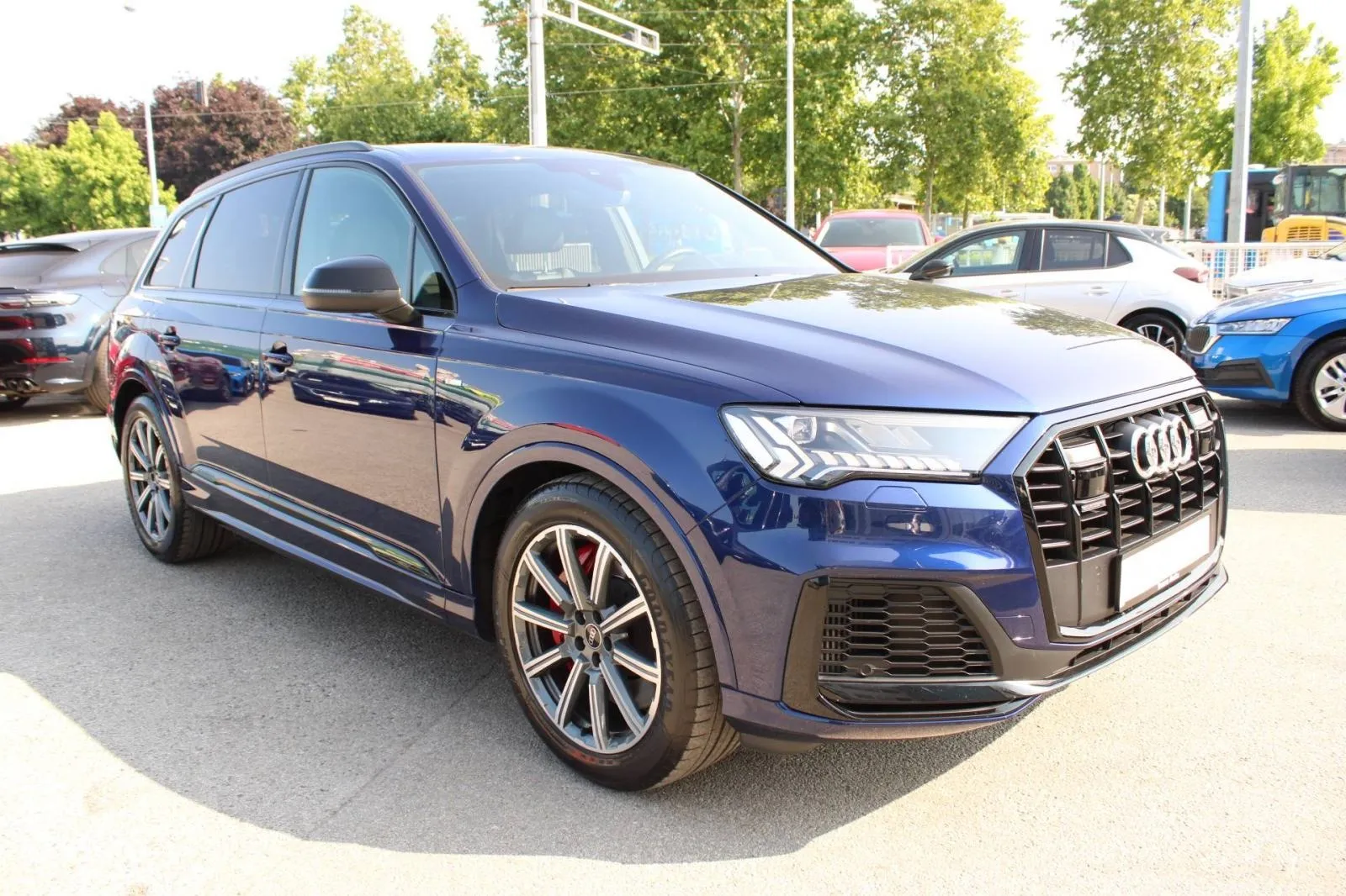 audi q7 60 tfsie quattro s-line *led, navigacija, kamera* reg 2/27 - slika 3