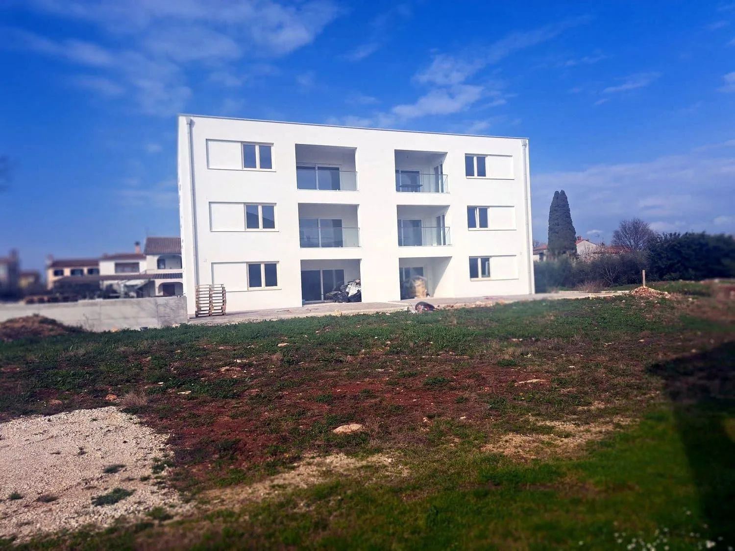 poreč-novi stanovi 600 m od mora pogled more (prodaja) - slika 2