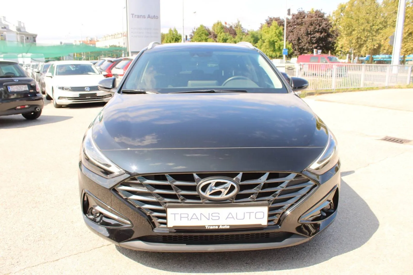 hyundai i30 karavan 1.0 t-gdi automatik *navigacija,kamera* - slika 2