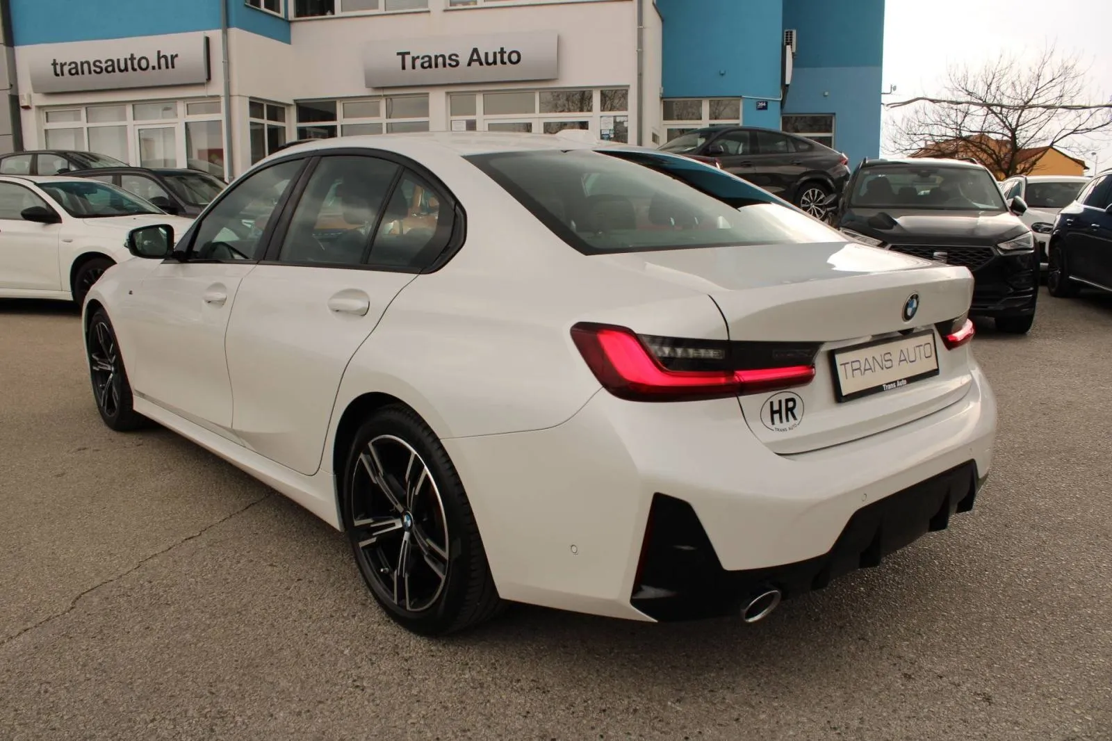 bmw serija 3 318i automatik m paket *led, navigacija, kamera* - slika 6
