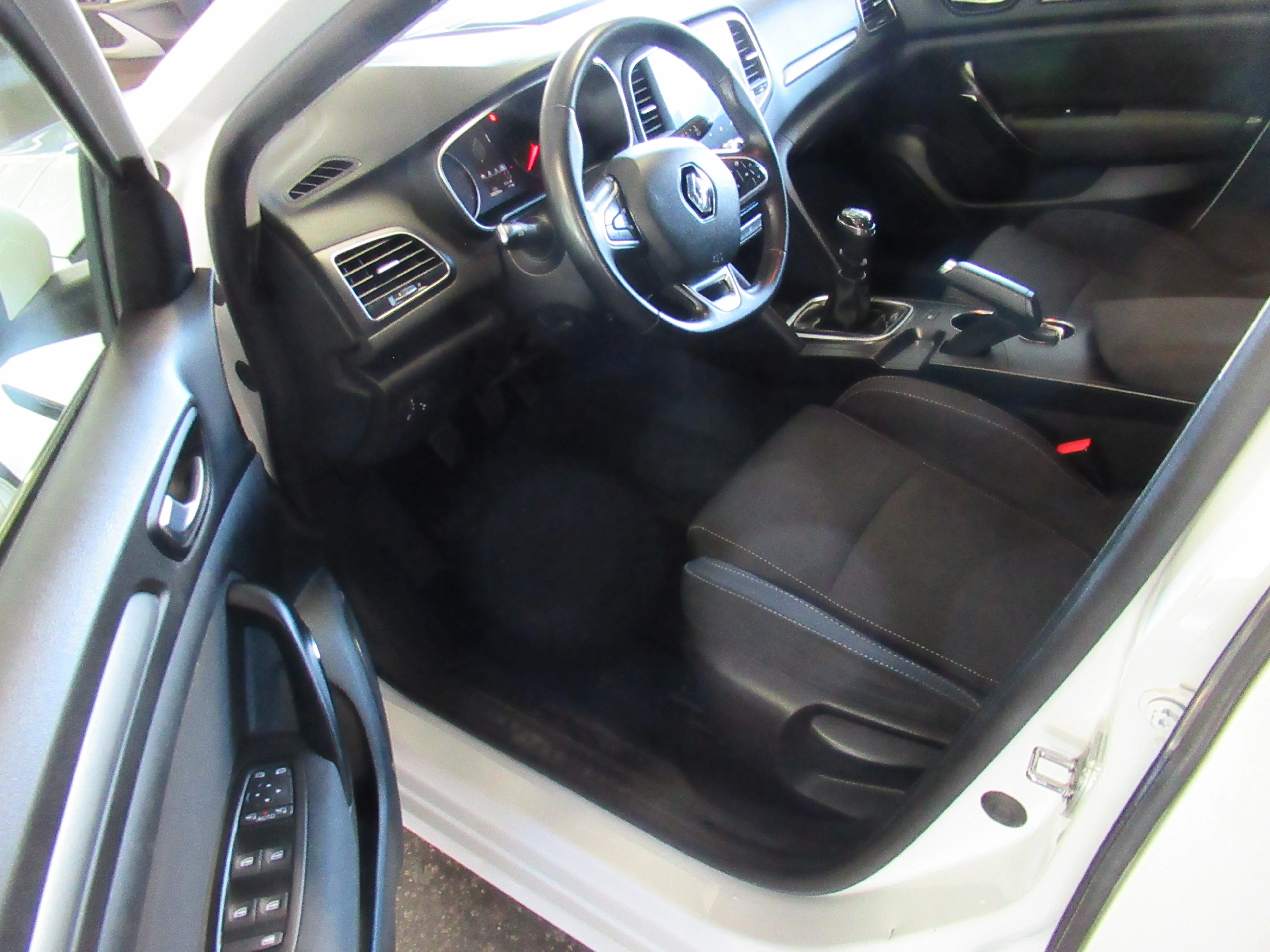 renault megane grandtour dci 115. full led. navi - slika 11