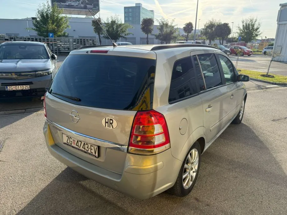 opel zafira enjoy 1,6 16v 77kw 7 sjedala - slika 8