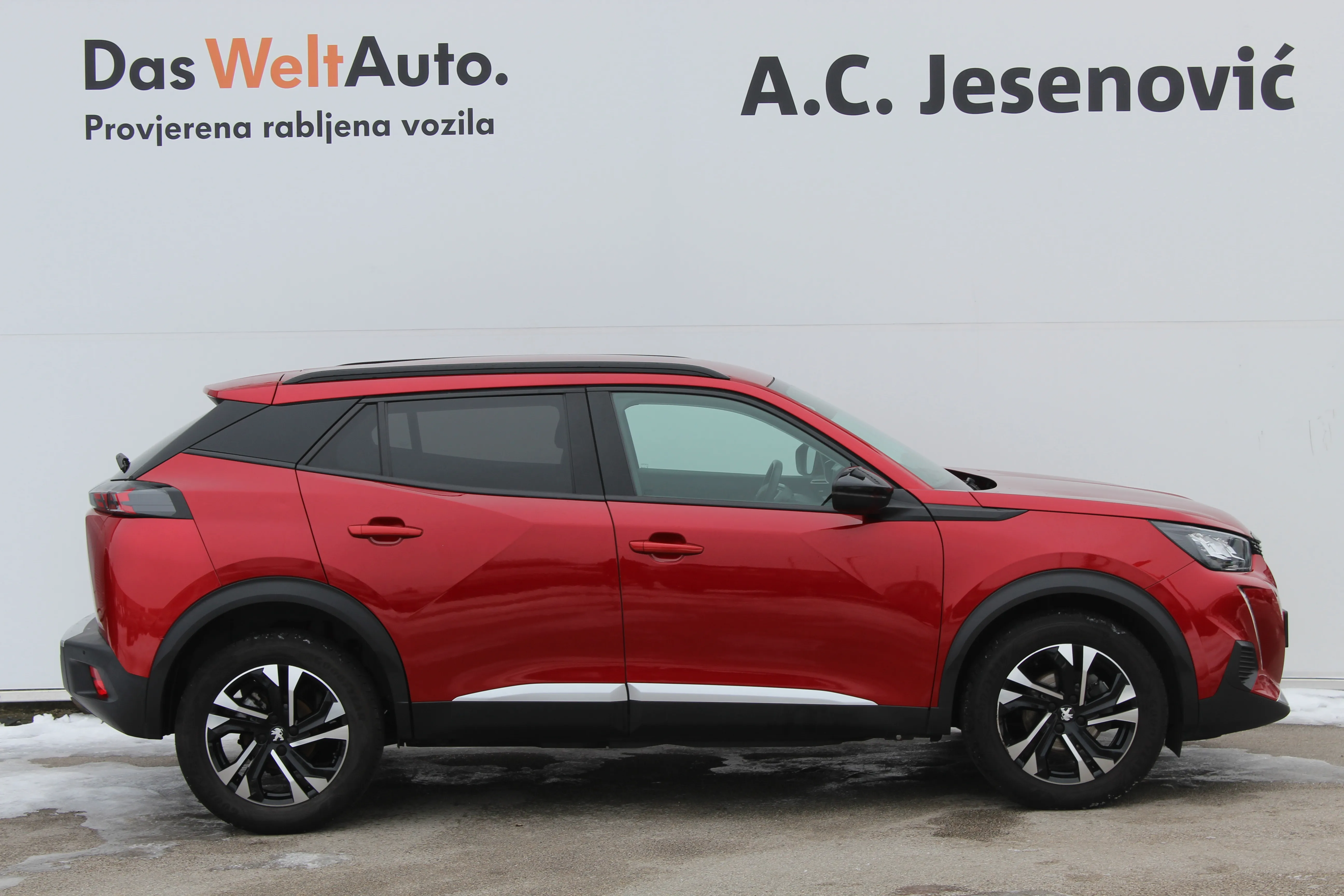 13059 peugeot 2008 1,2 puretech 100 s&s allure - slika 4