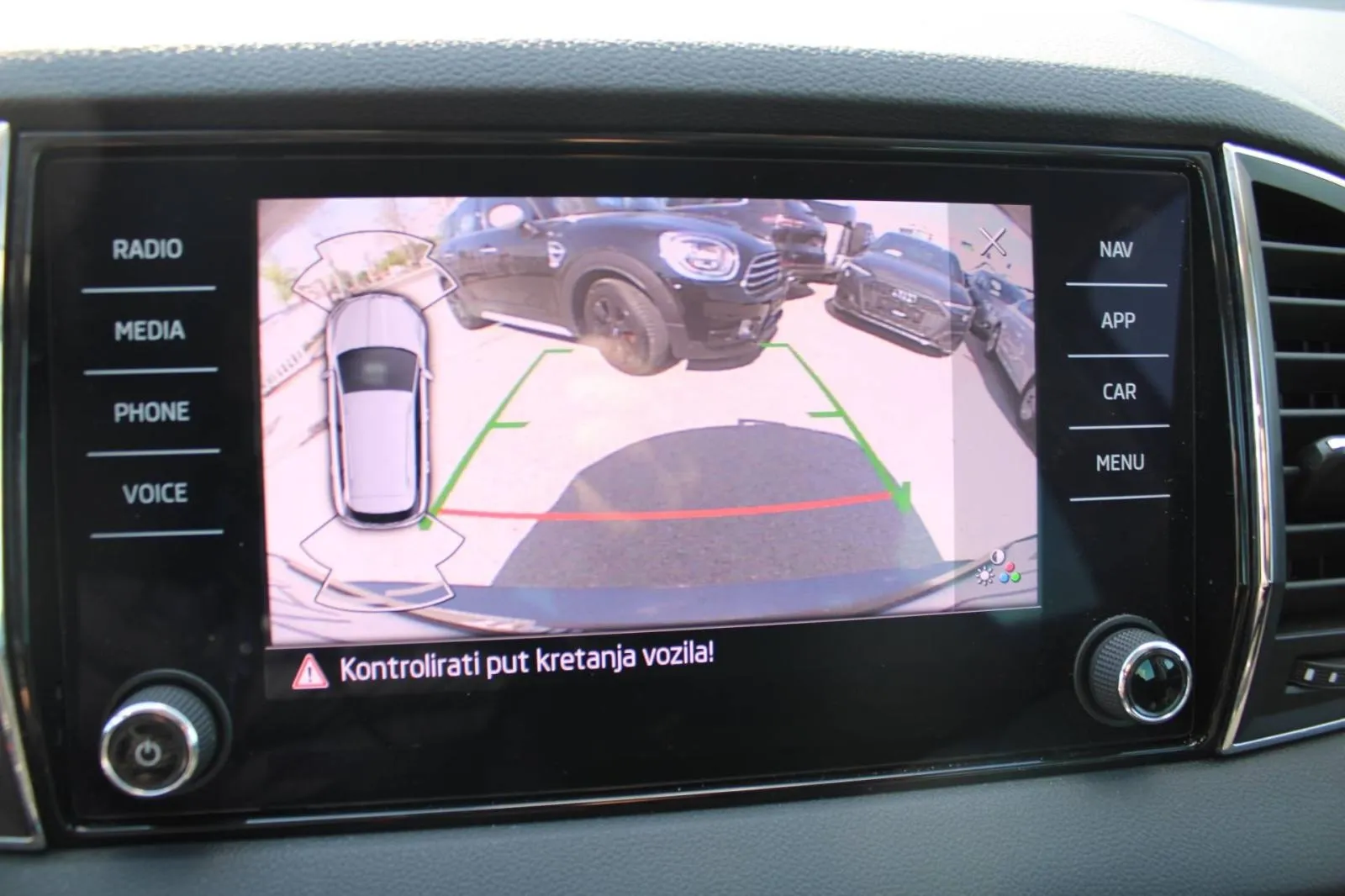 škoda karoq 1.5 tsi dsg *led, navigacija, kamera* - slika 14