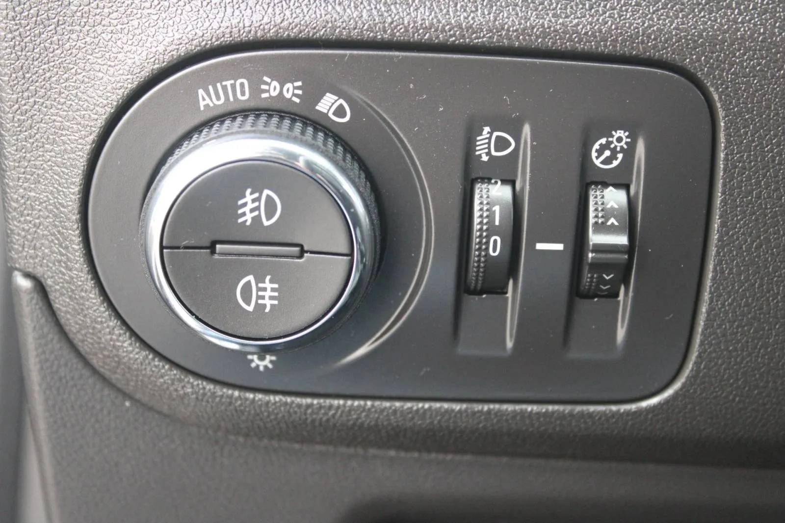 opel crossland 1.2 turbo *led, navigacija, kamera* - slika 16